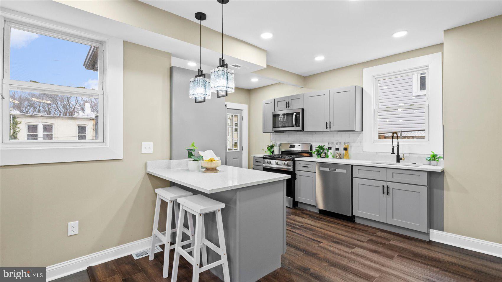 PARK CIRCLE - Residential