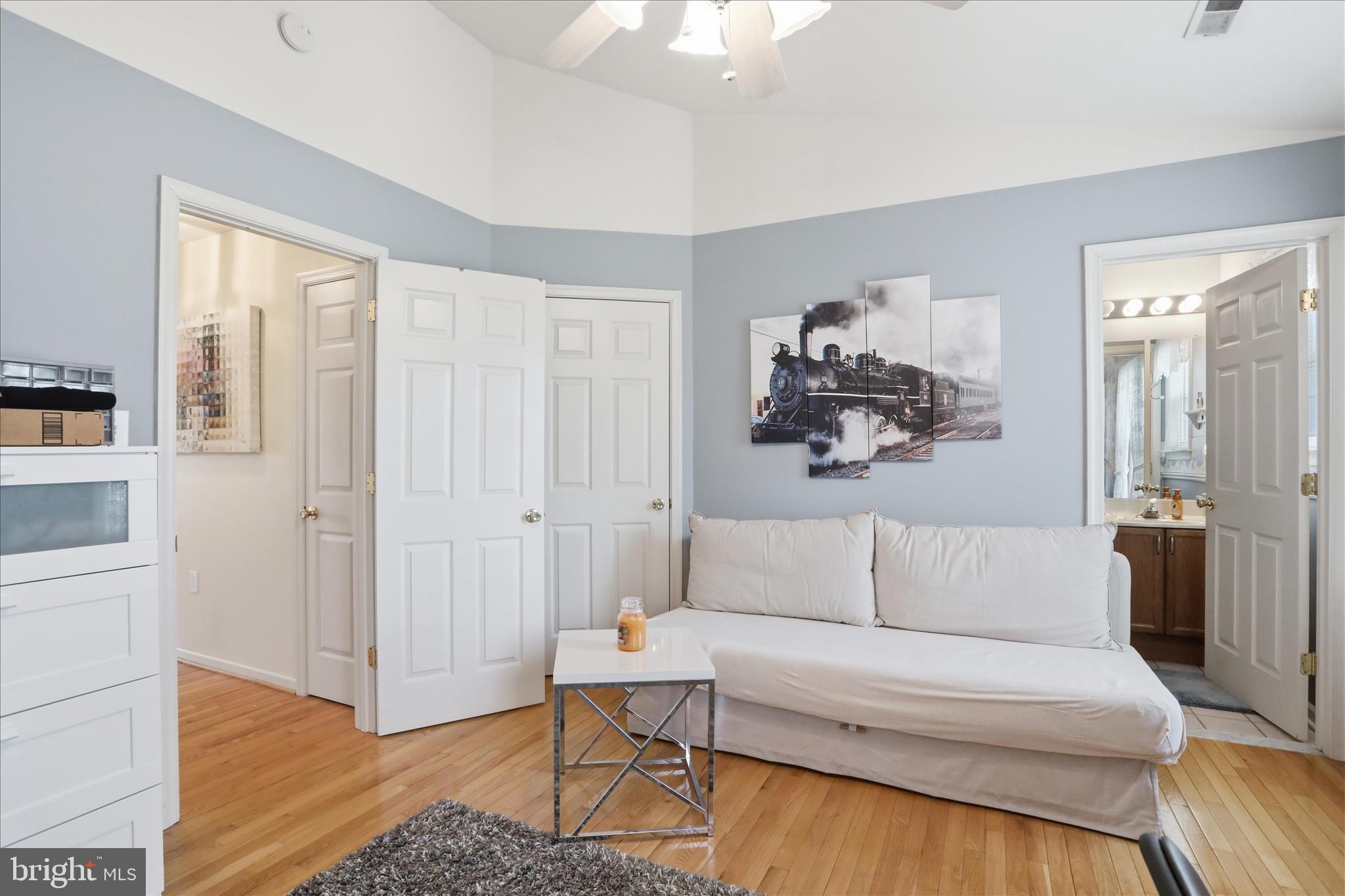 LAUREL RIDGE - Residential
