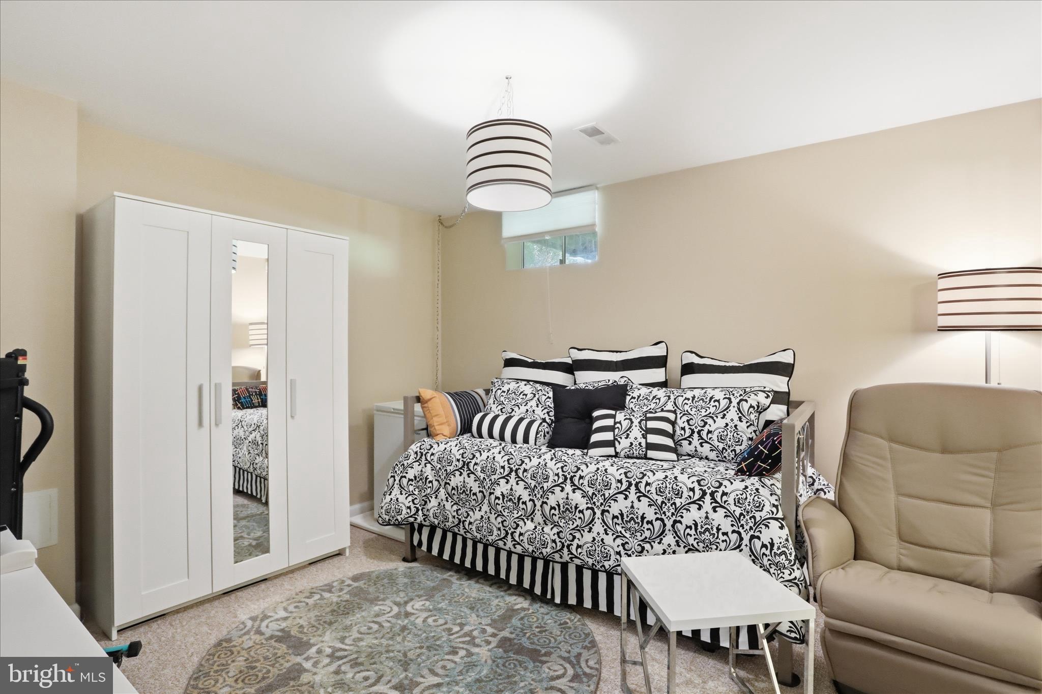 LAUREL RIDGE - Residential