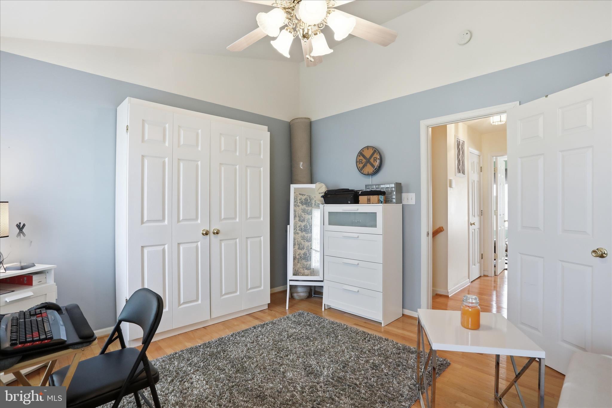 LAUREL RIDGE - Residential