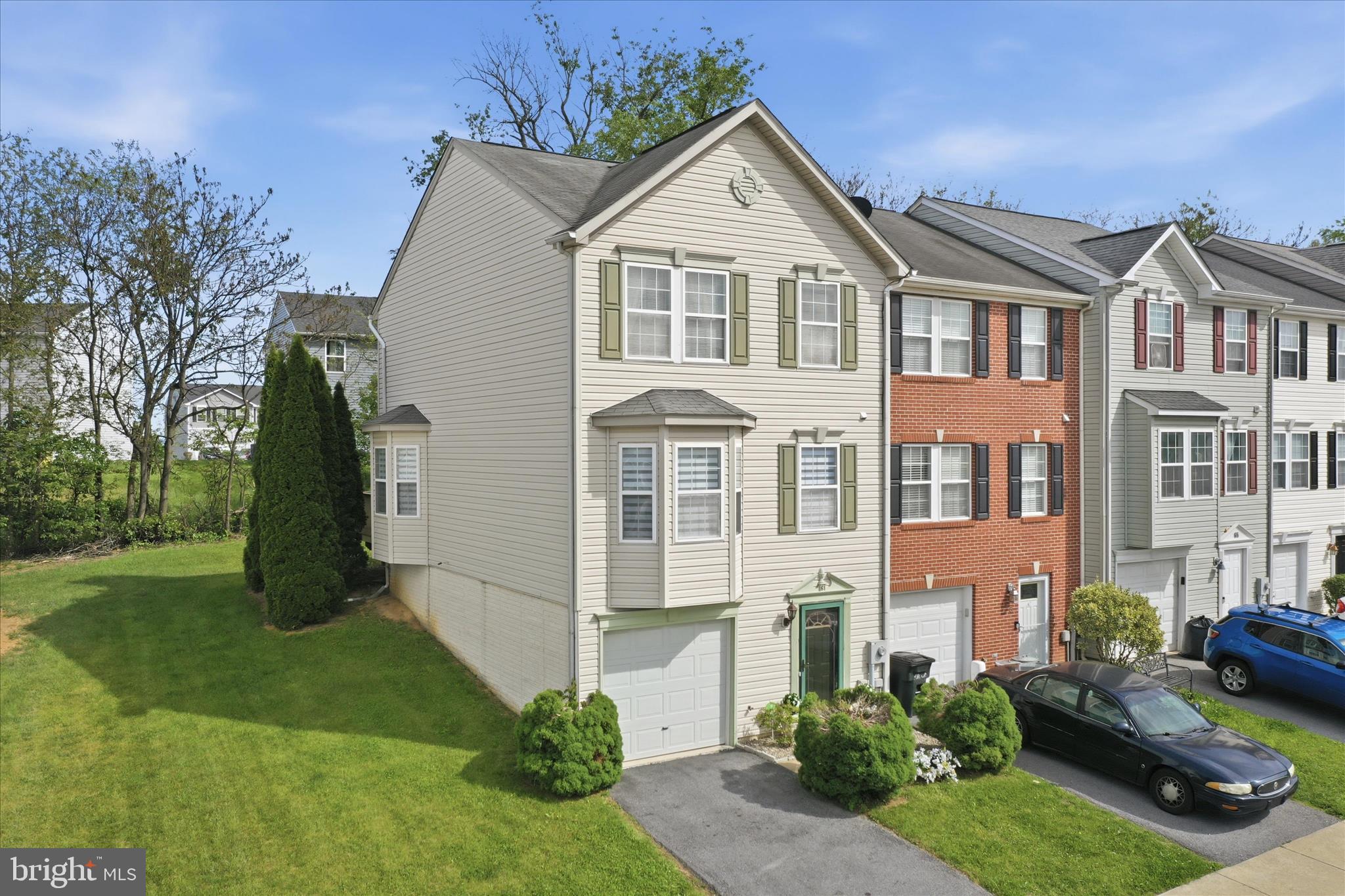 LAUREL RIDGE - Residential