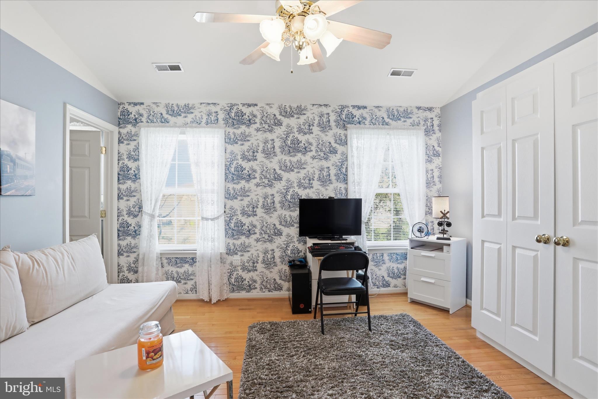 LAUREL RIDGE - Residential