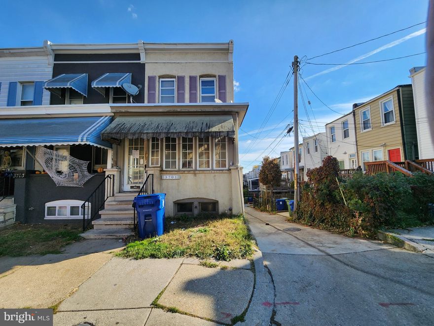 ONLINE AUCTION: Bidding begins 12/4/2025 @ 10:00 AM. Bidding ends 12/8/2025 @ 12:40 PM. List Price is Suggested Opening Bid. Deposit: $25,000.00.

This two-story end Unit, porch-front townhouse is located in the Hampden area of Baltimore City. Residents can enjoy the nearby facilities and attractions such as the Johns Hopkins University, Wyman Park & The Rotunda. Property is vacant. Easy Access to Major Traffic Artery I-83.