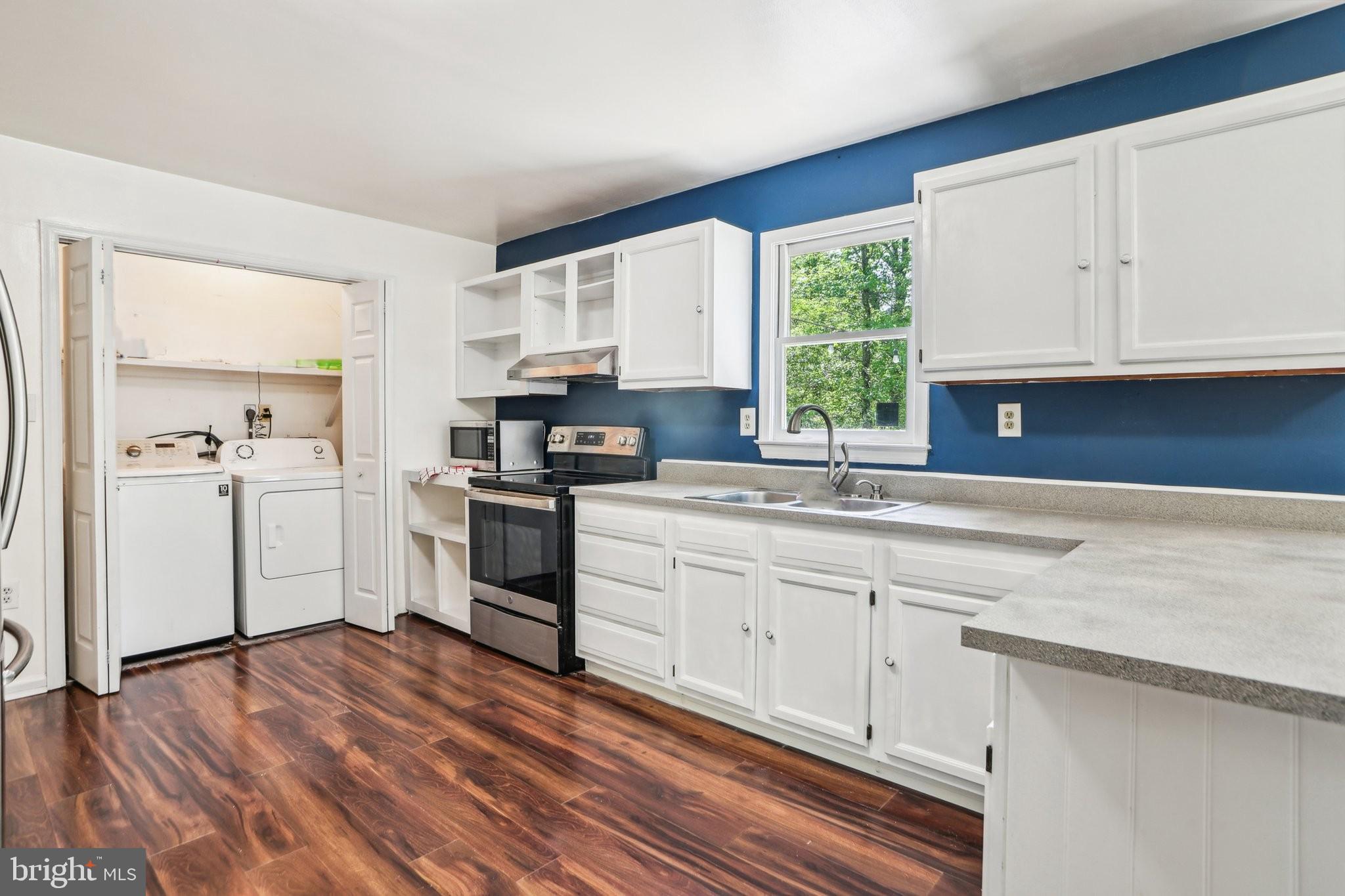 SANFORD SHORES - Residential