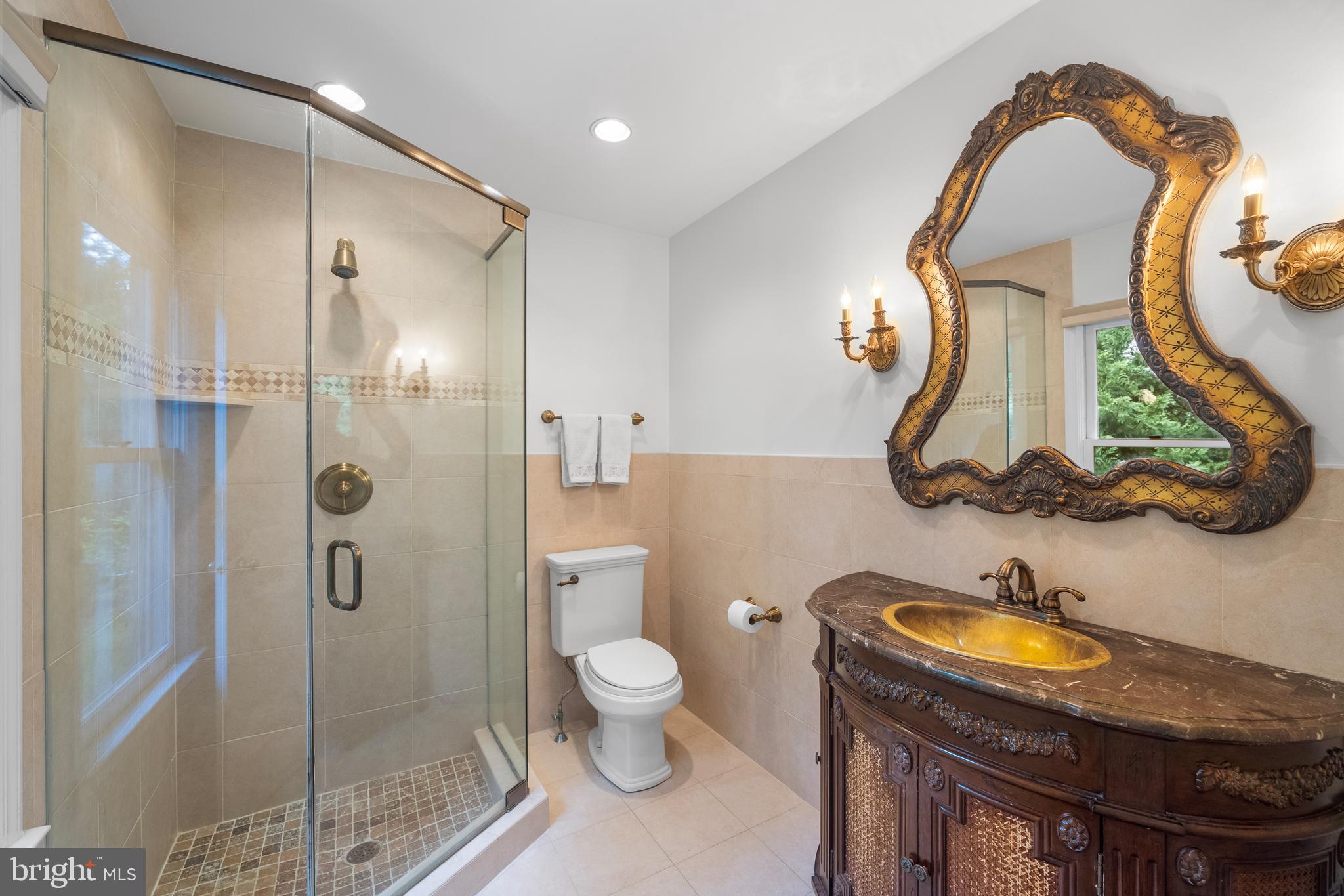 GLADWYNE - Residential