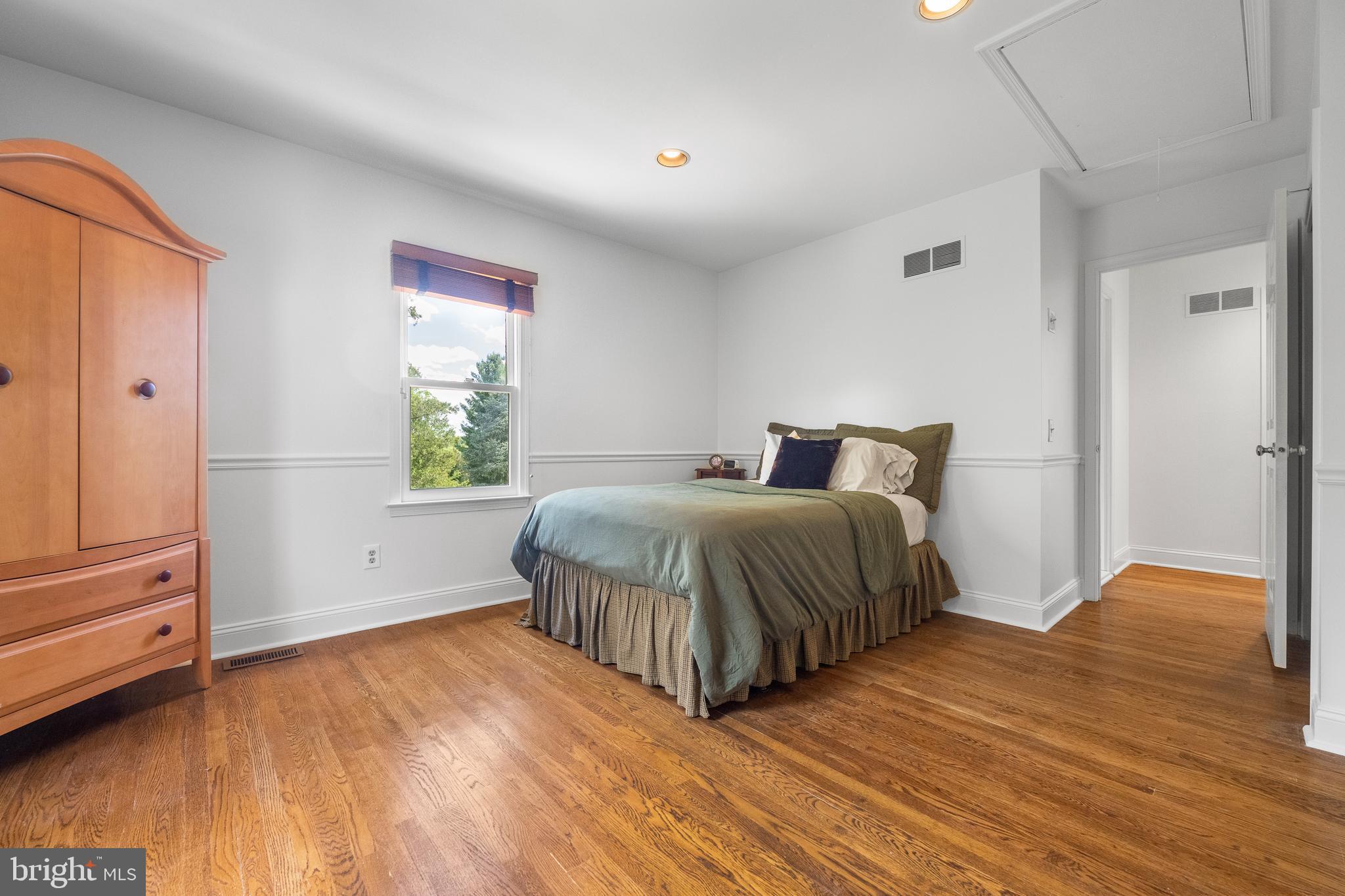 GLADWYNE - Residential