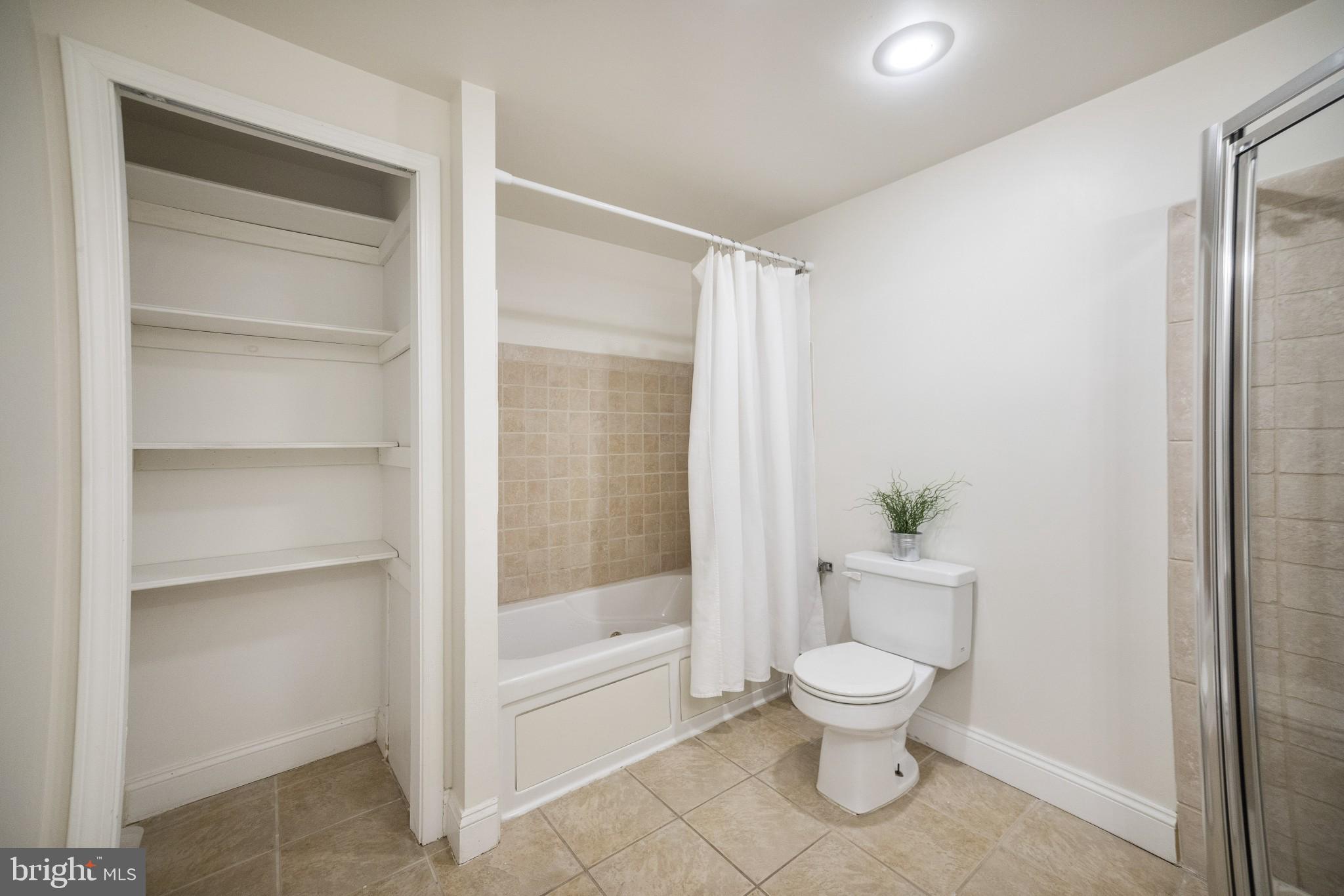 GRADUATE HOSPITAL - Residential Lease