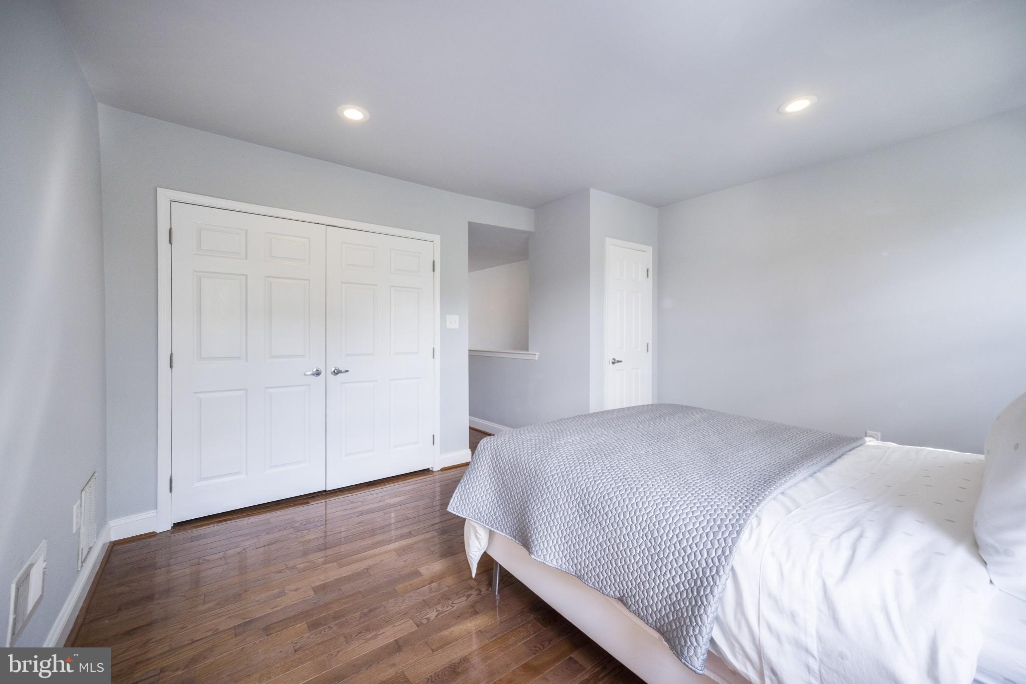 GRADUATE HOSPITAL - Residential Lease