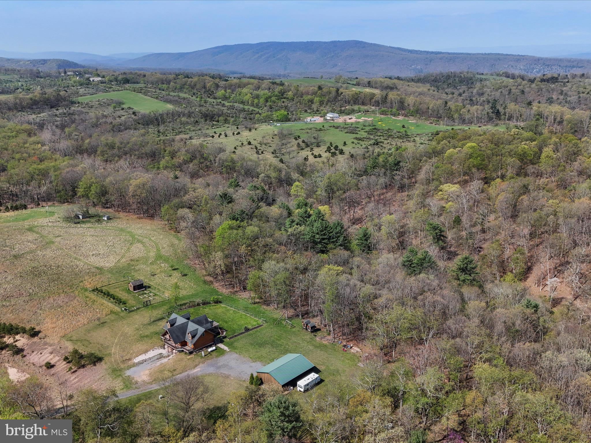 MOUNT LEVELS FARMS - Residential