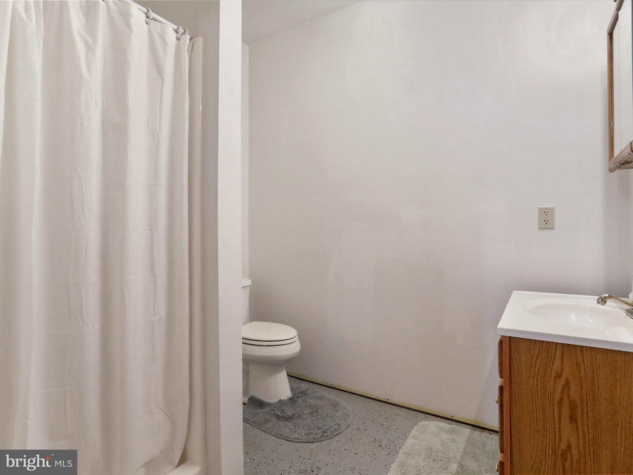 MOUNT LEVELS FARMS - Residential