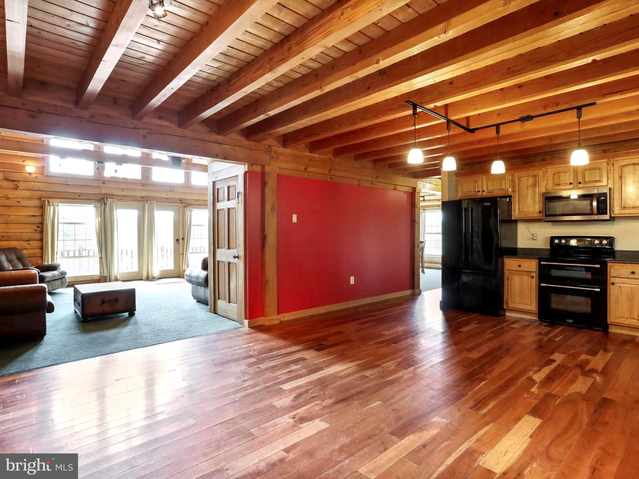 MOUNT LEVELS FARMS - Residential