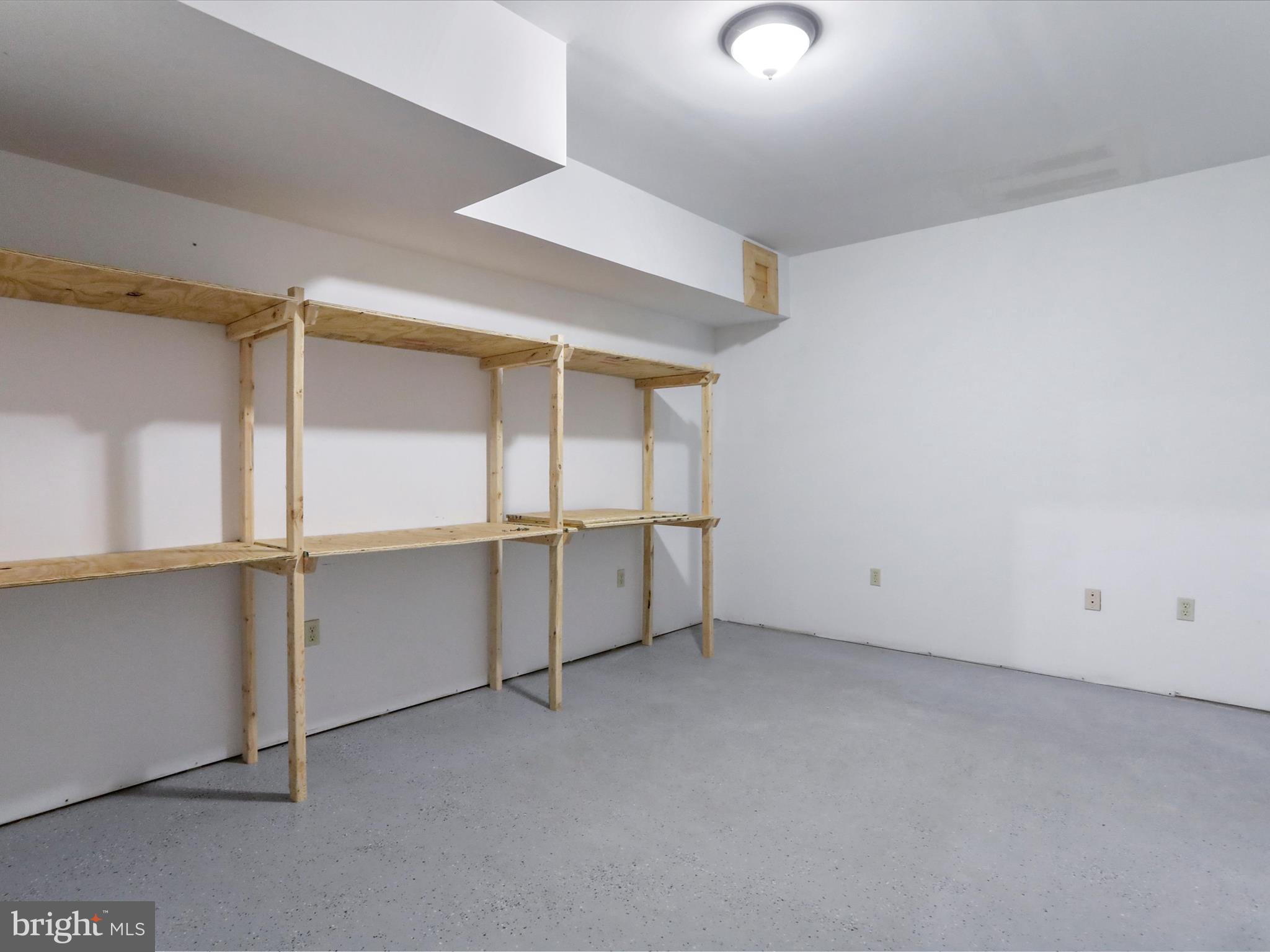 MOUNT LEVELS FARMS - Residential