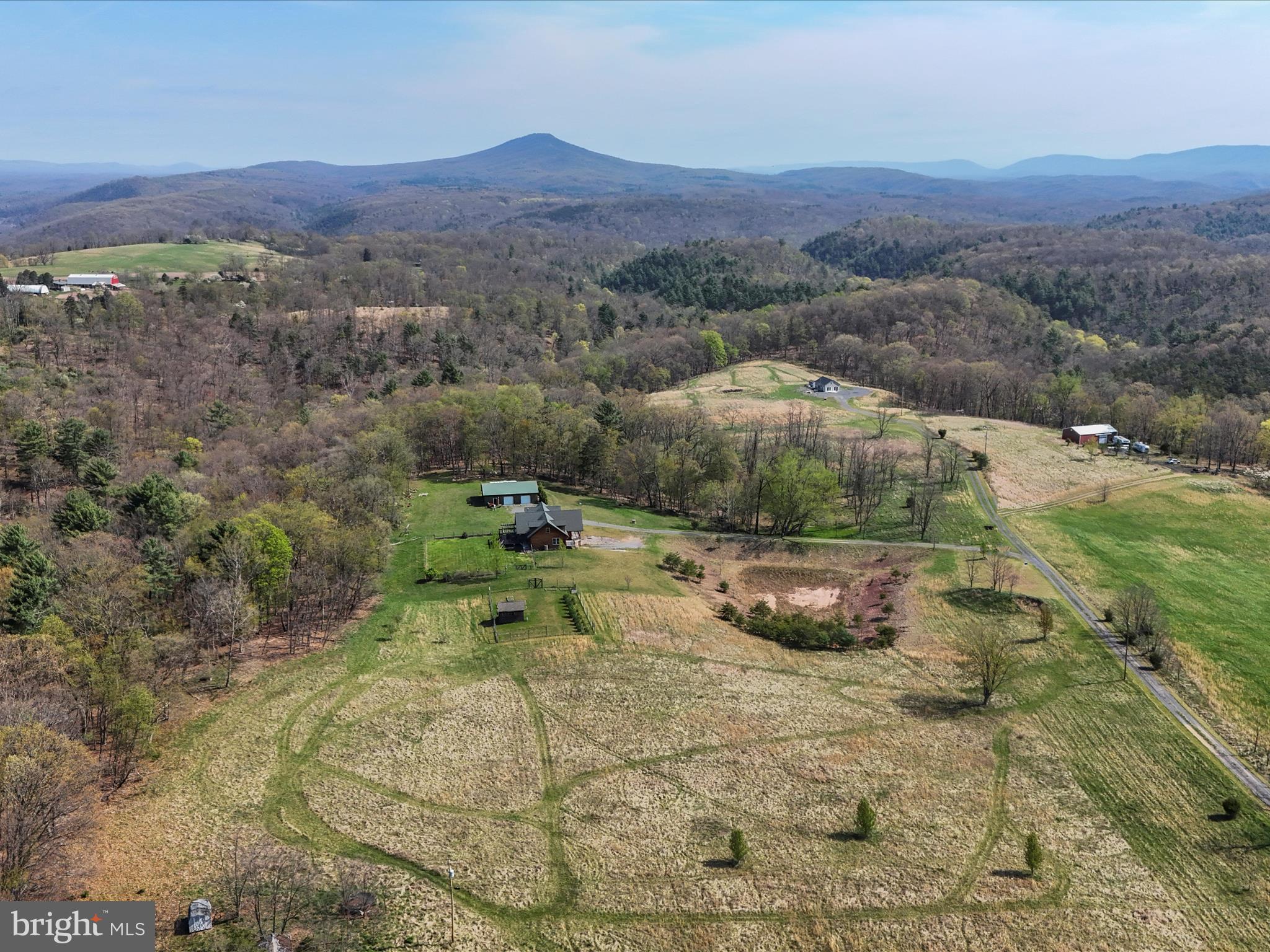 MOUNT LEVELS FARMS - Residential