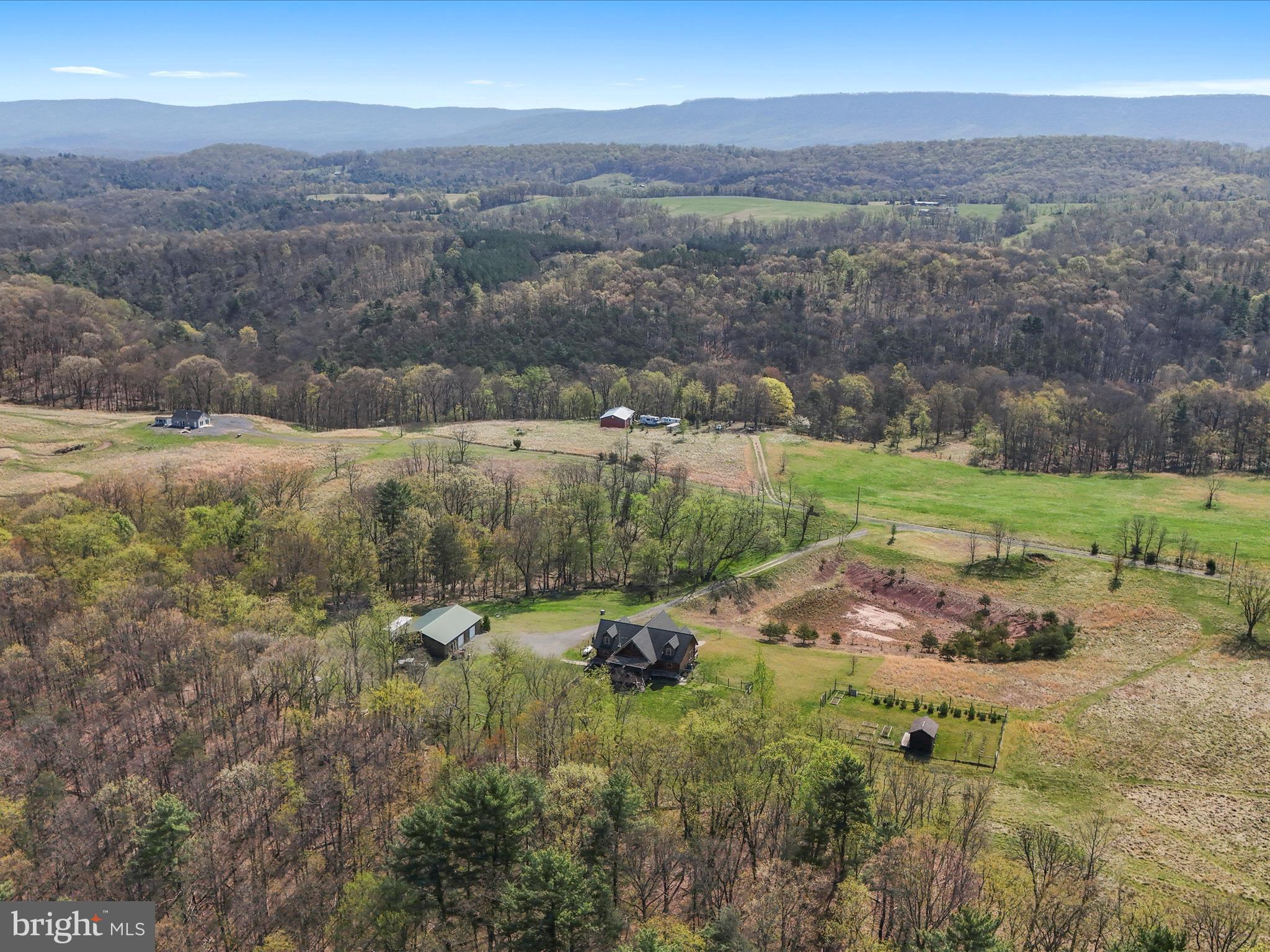 MOUNT LEVELS FARMS - Residential