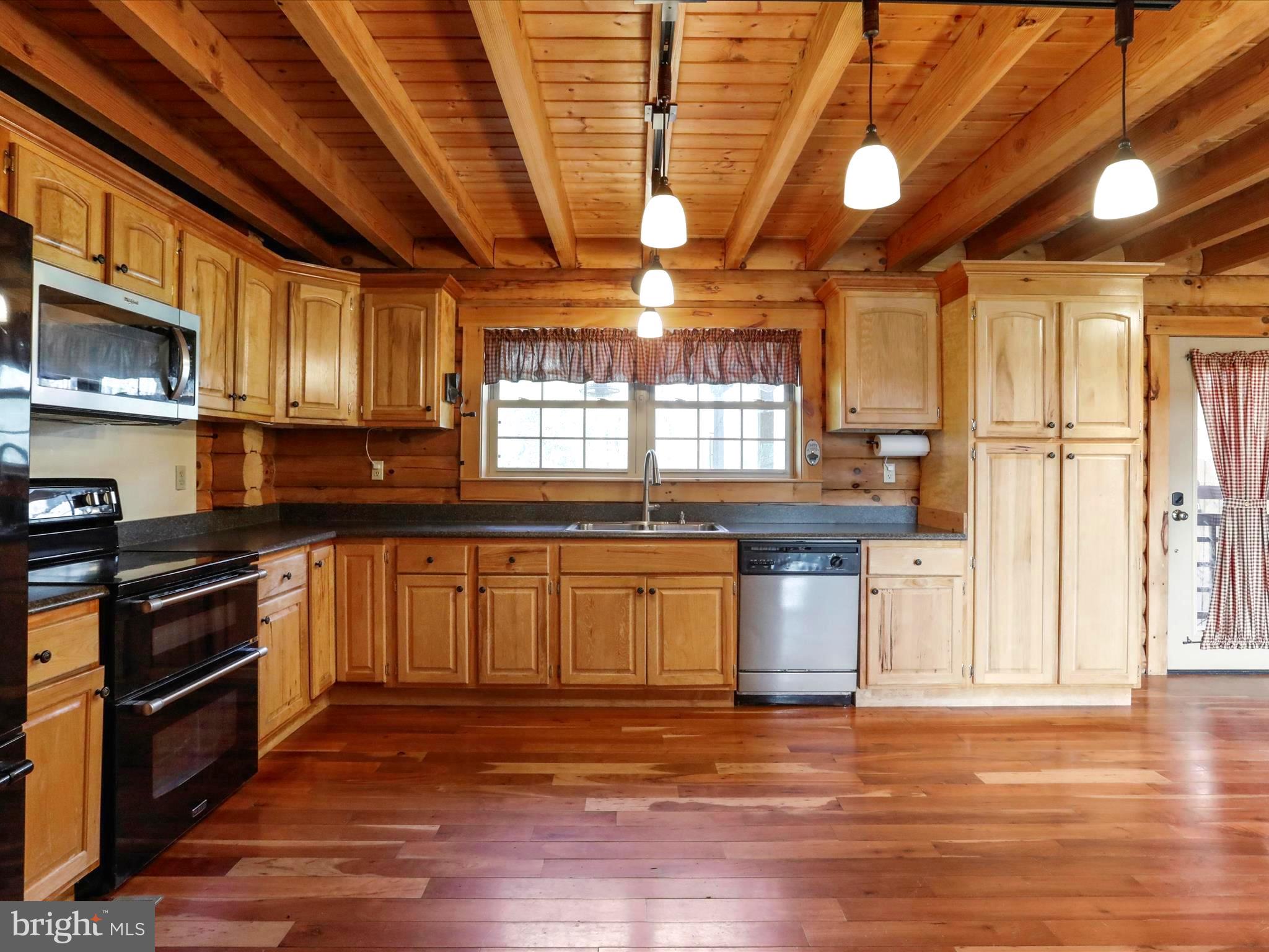 MOUNT LEVELS FARMS - Residential