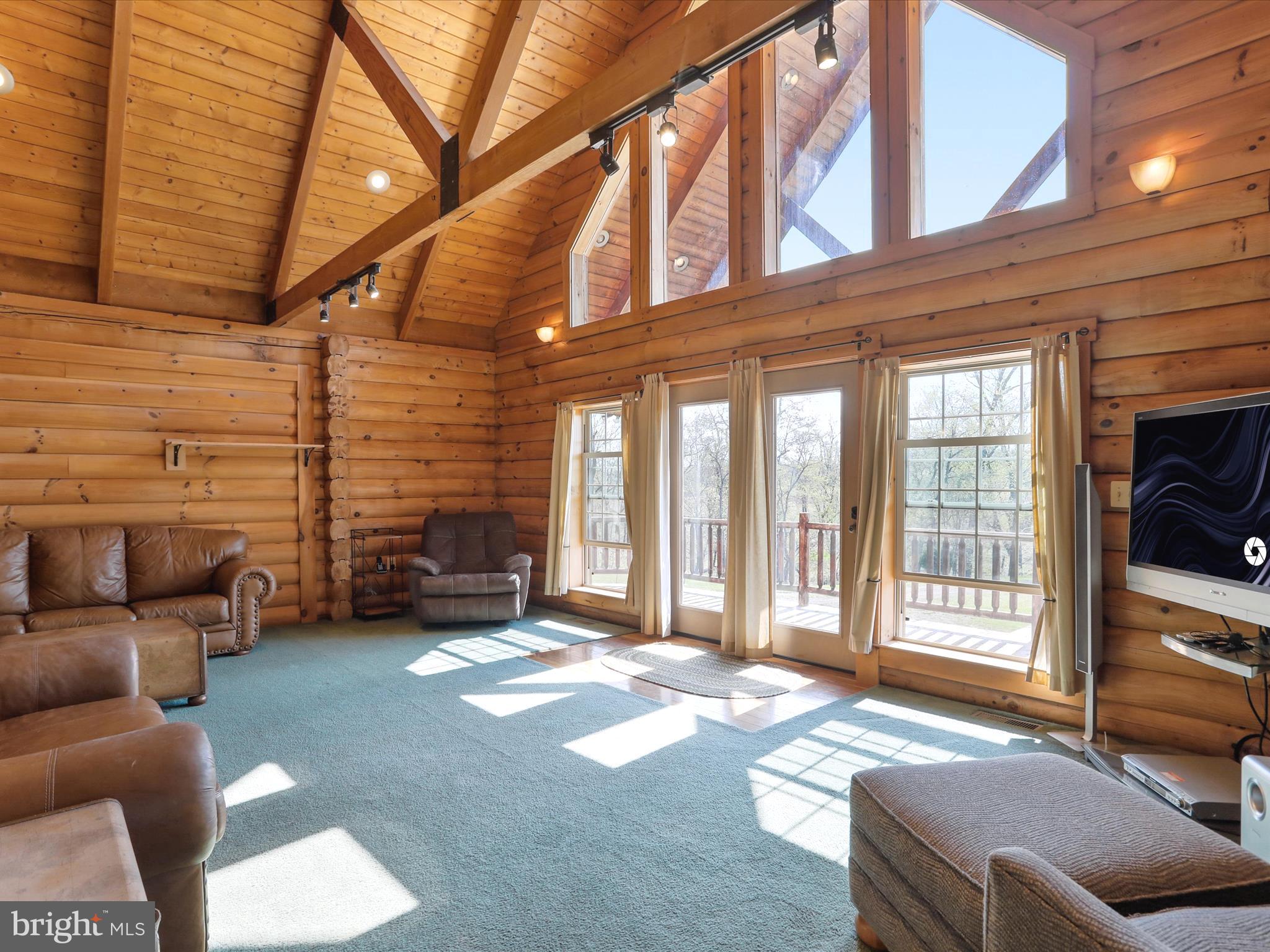 MOUNT LEVELS FARMS - Residential