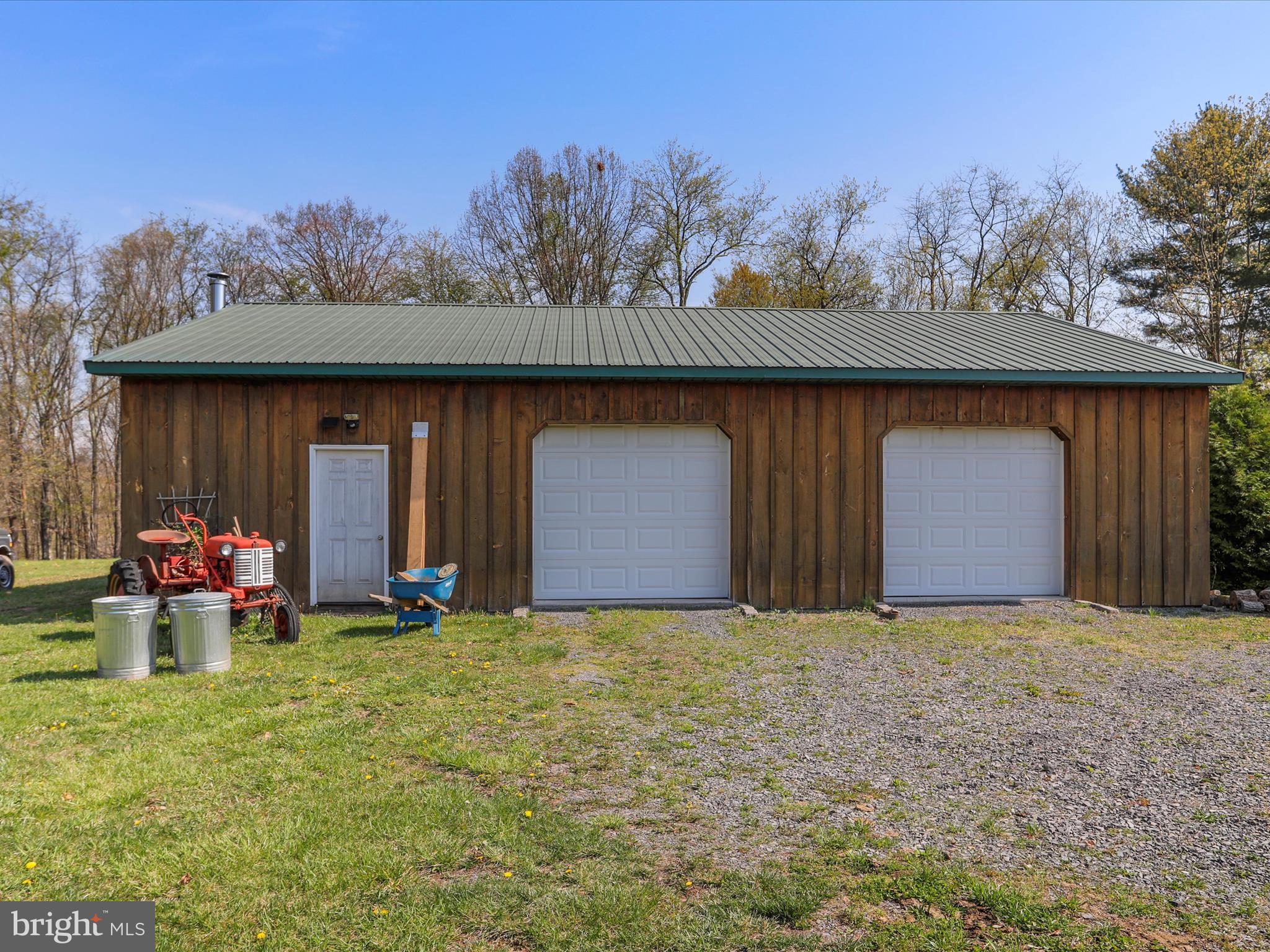 MOUNT LEVELS FARMS - Residential