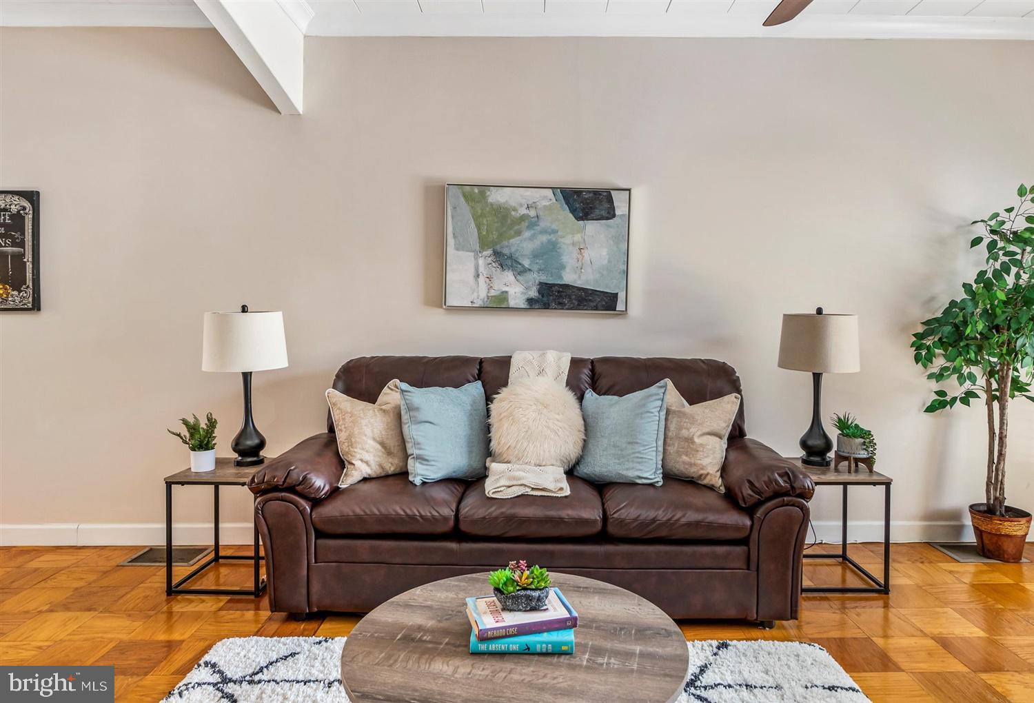 GREEKTOWN - Residential