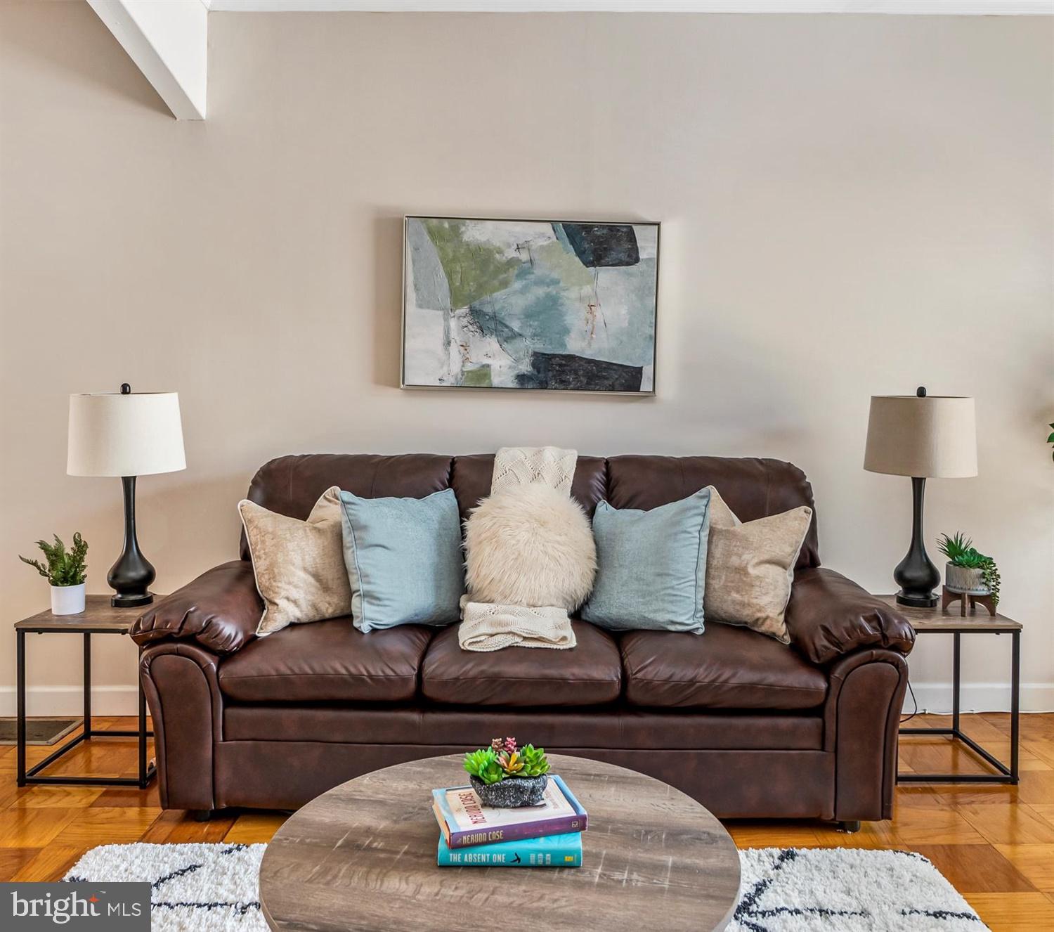 GREEKTOWN - Residential