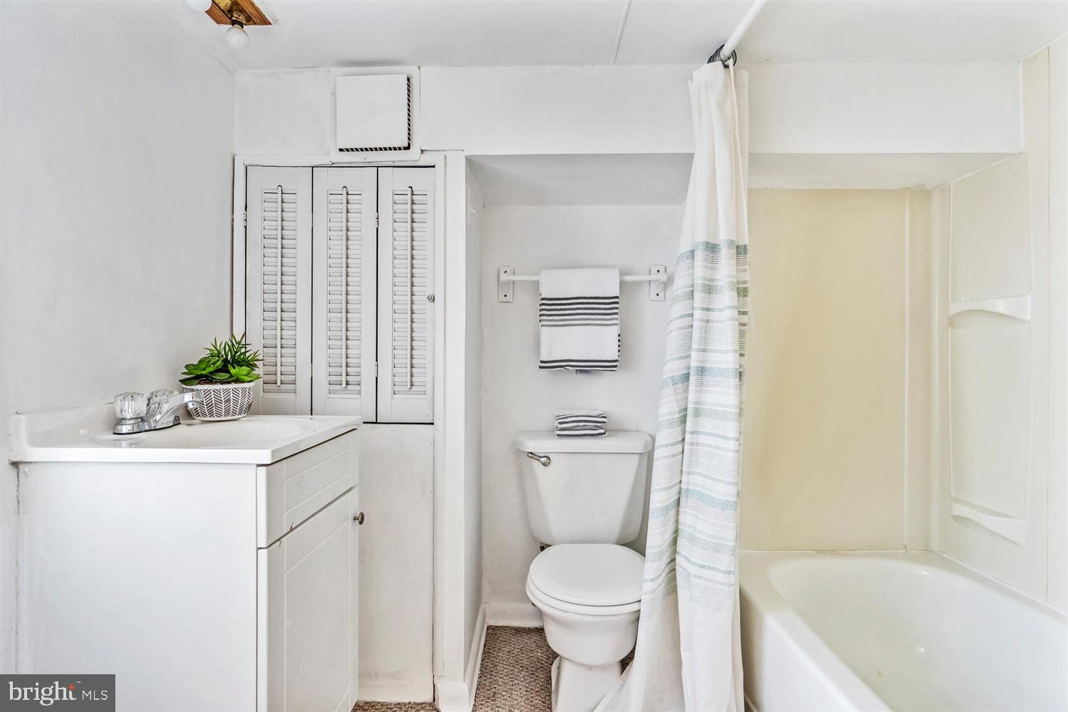 GREEKTOWN - Residential