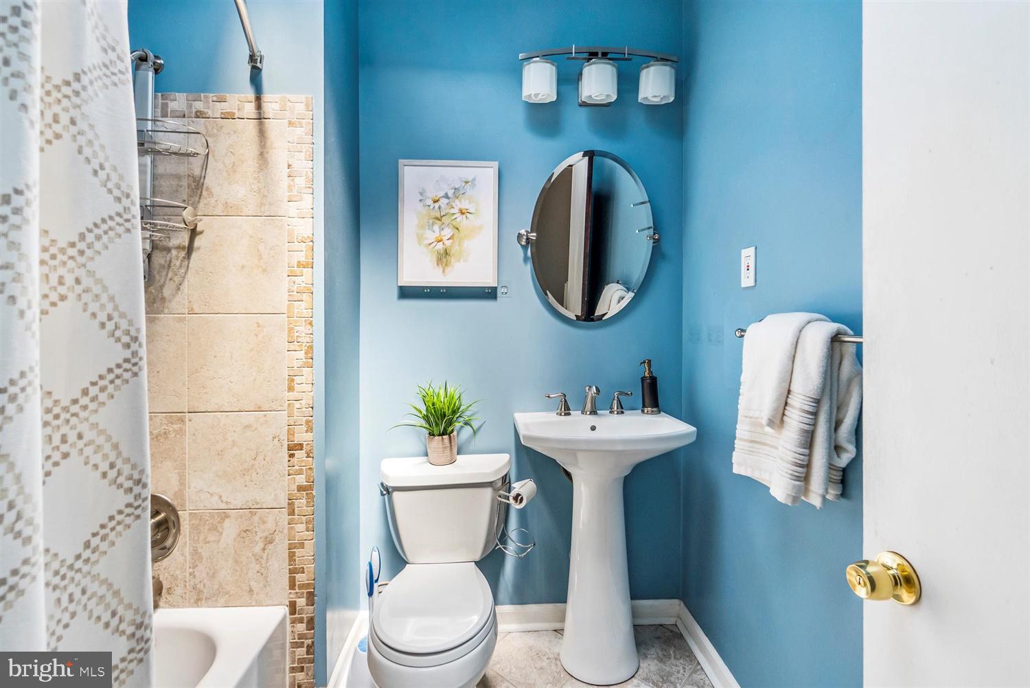 GREEKTOWN - Residential