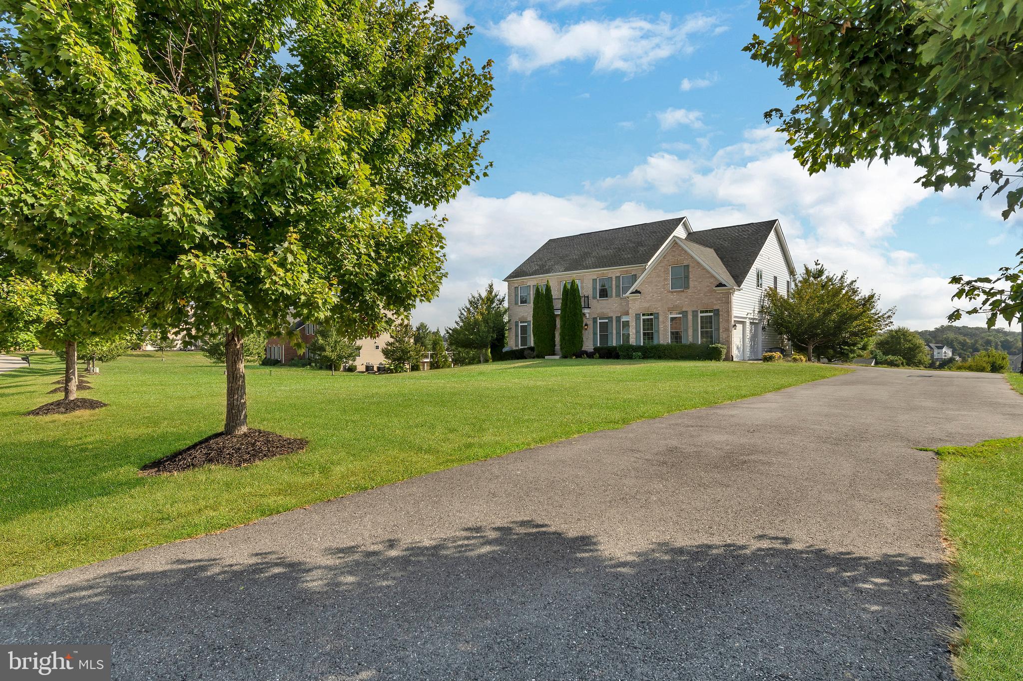 THE WARFIELDS II - Residential Lease