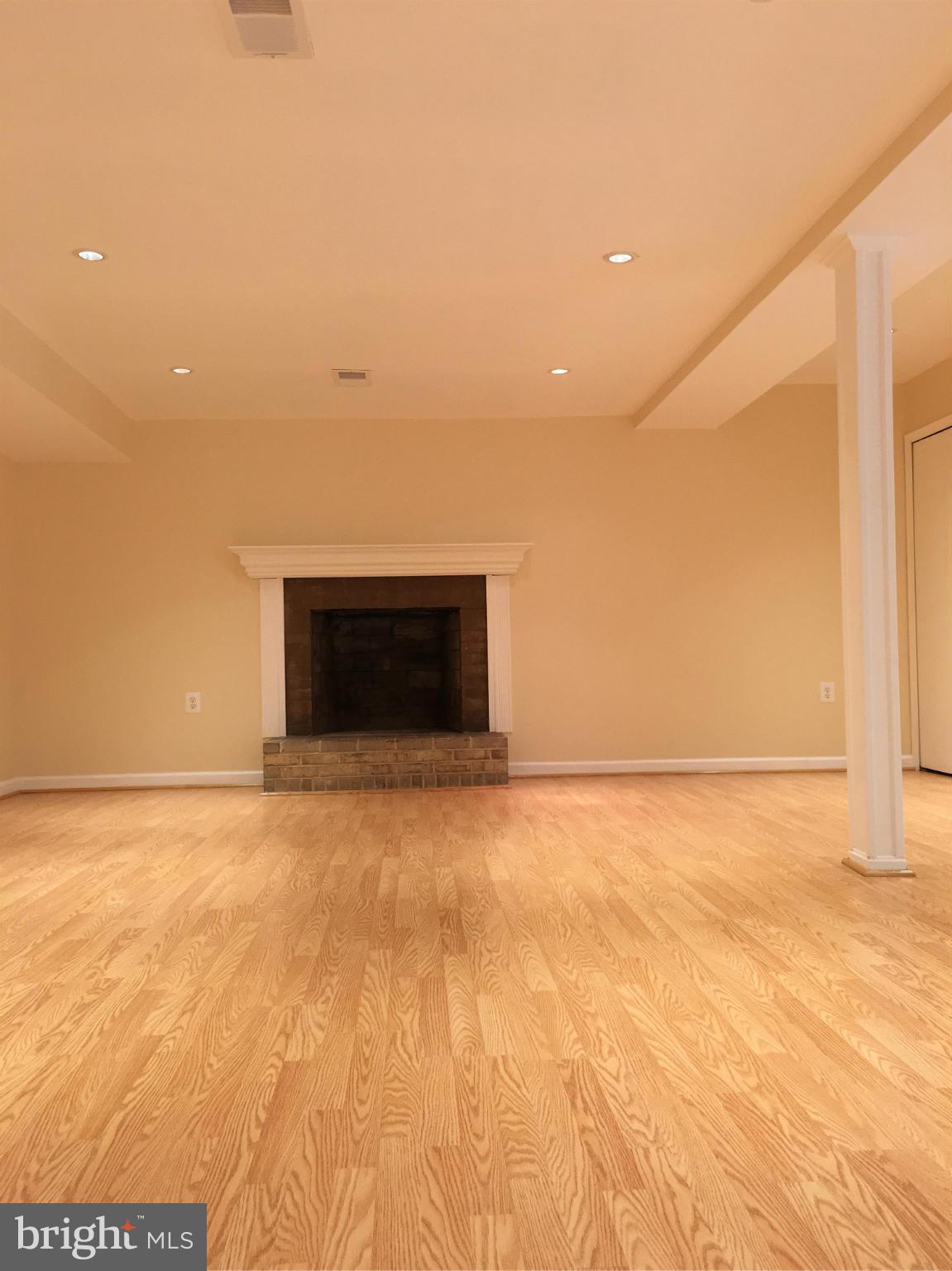 BURKE STATION SQUARE - Residential