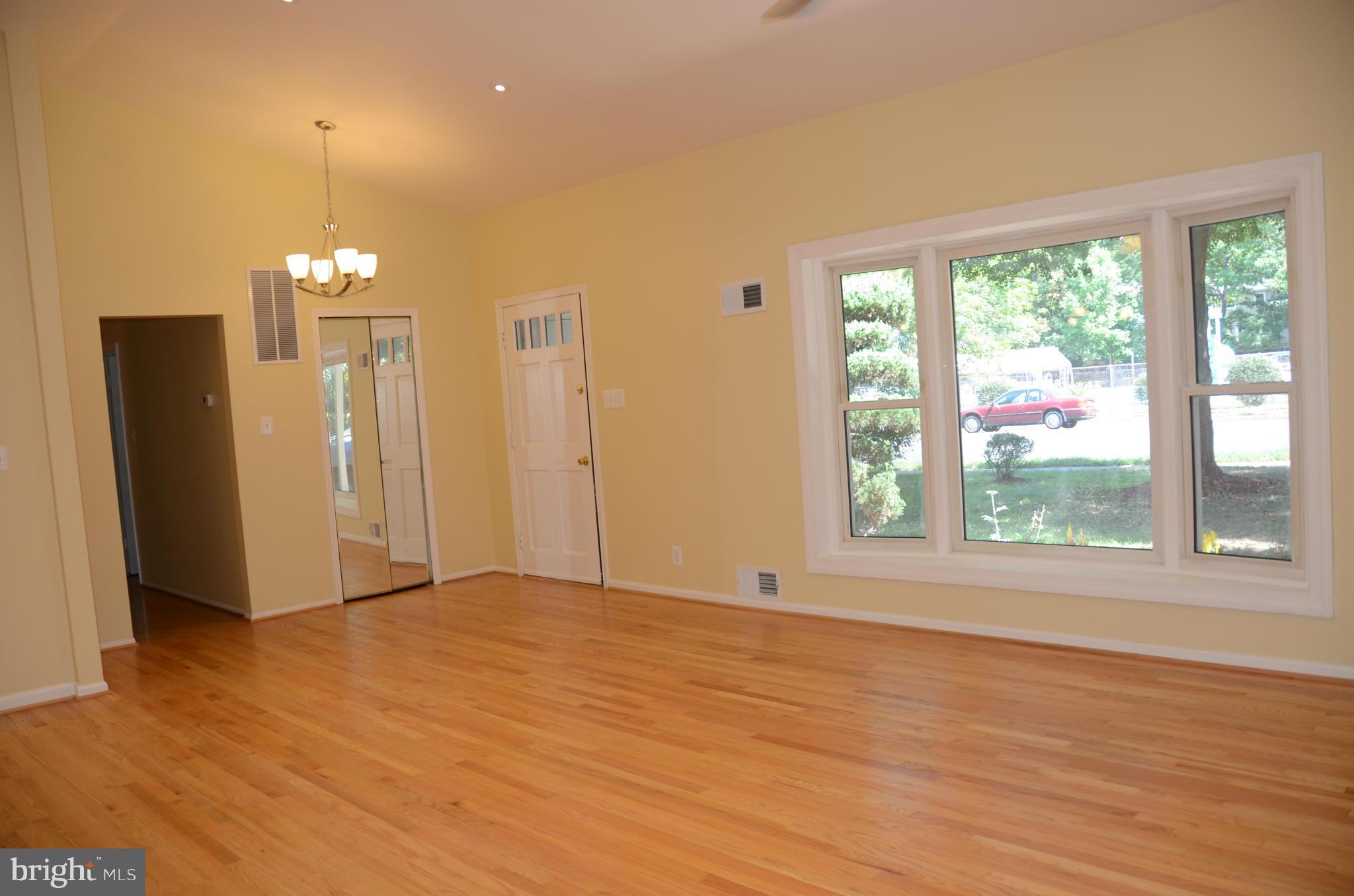 BURKE STATION SQUARE - Residential