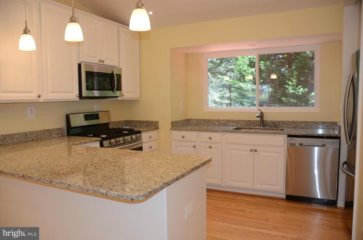 BURKE STATION SQUARE - Residential