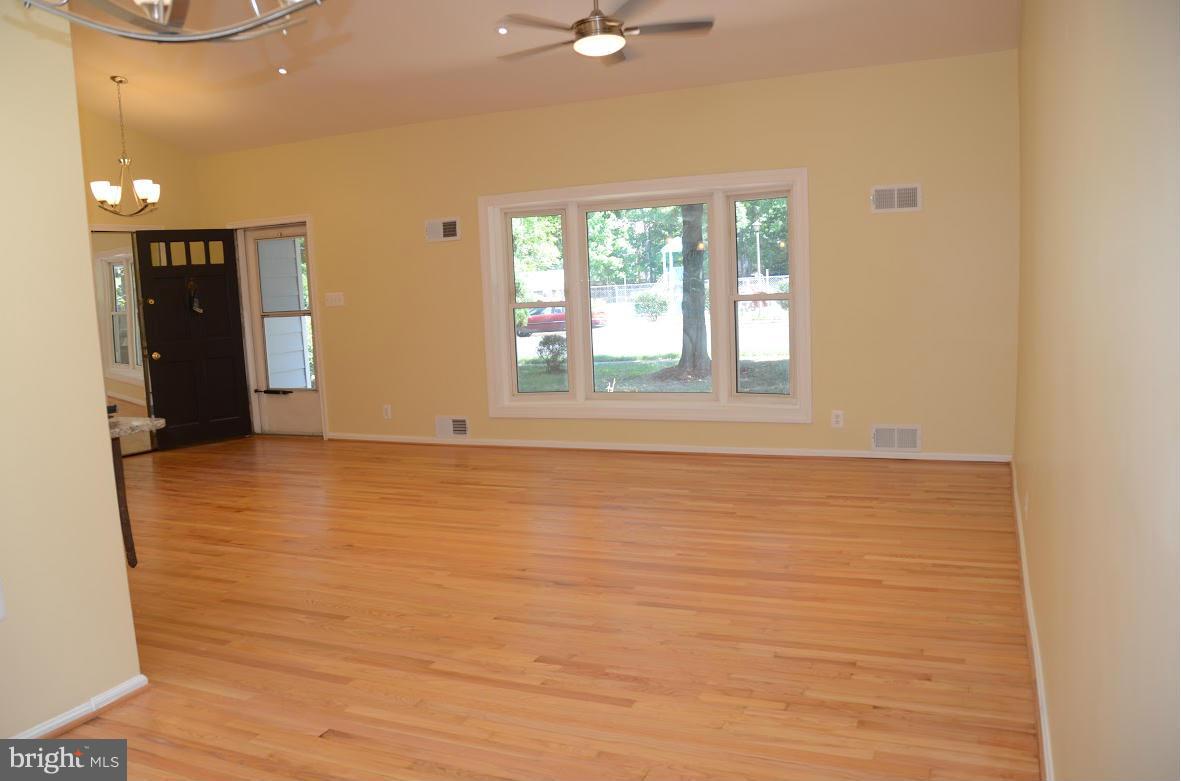 BURKE STATION SQUARE - Residential