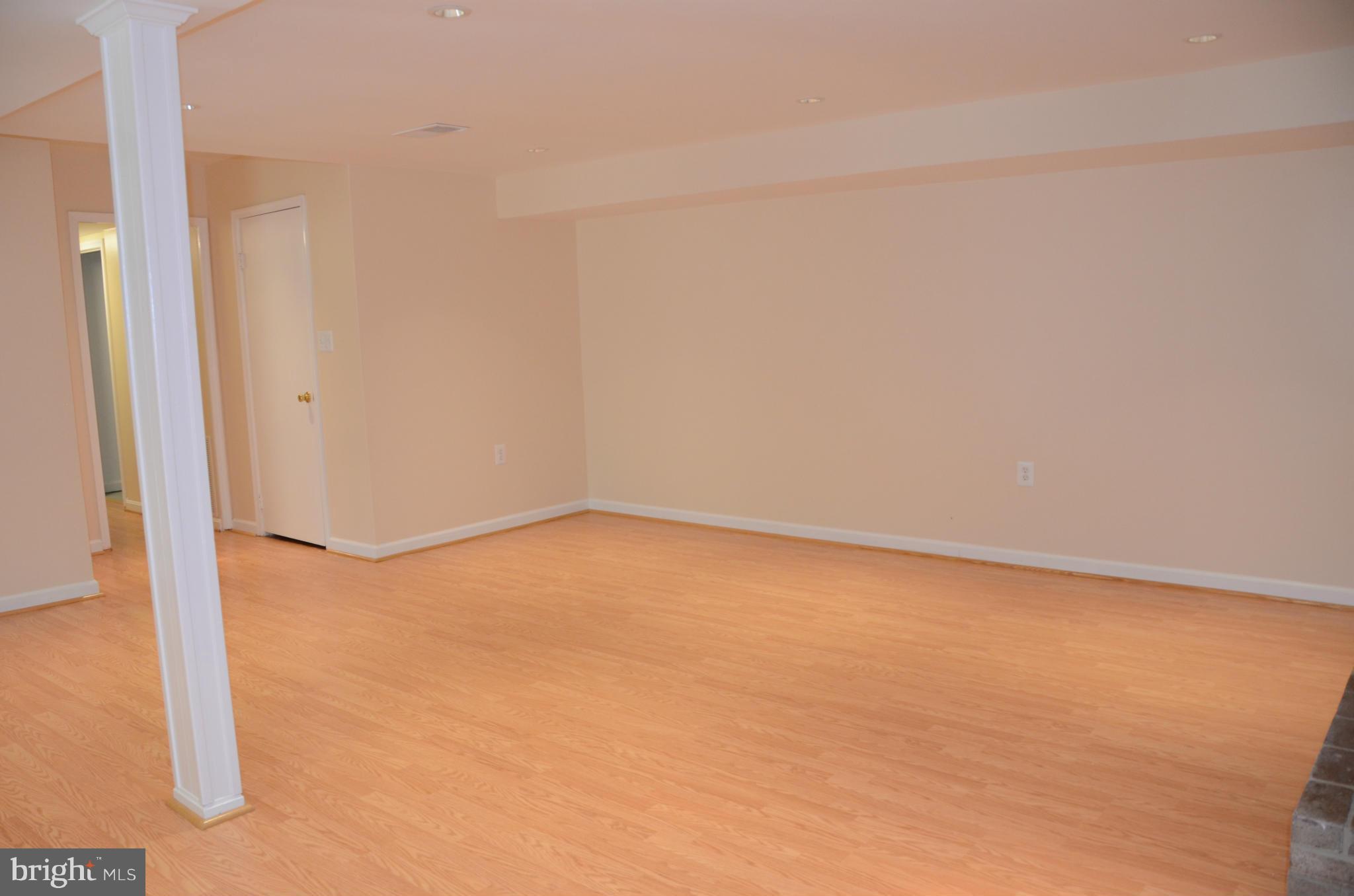 BURKE STATION SQUARE - Residential