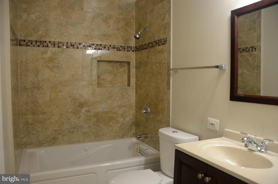 BURKE STATION SQUARE - Residential