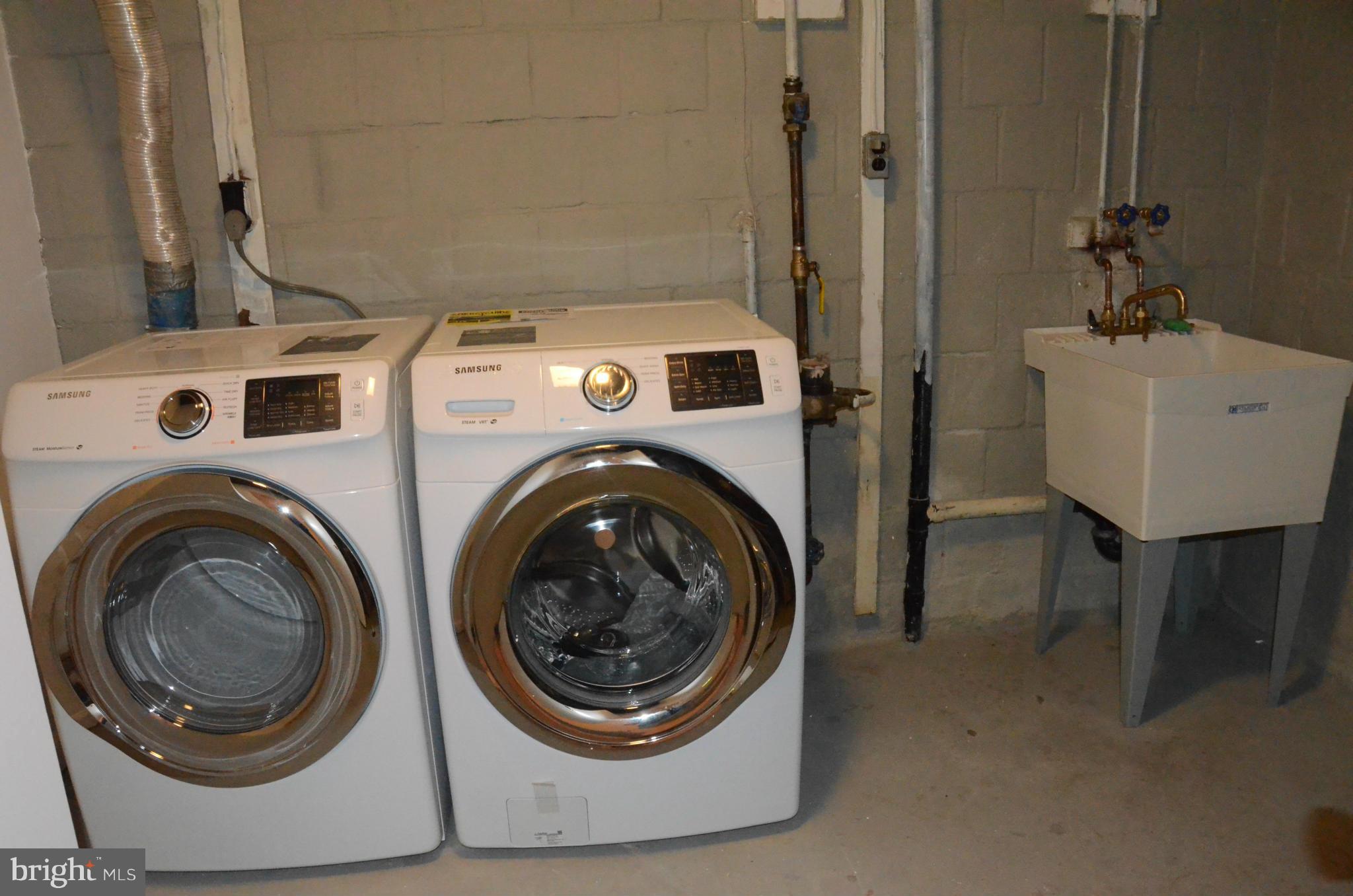 BURKE STATION SQUARE - Residential