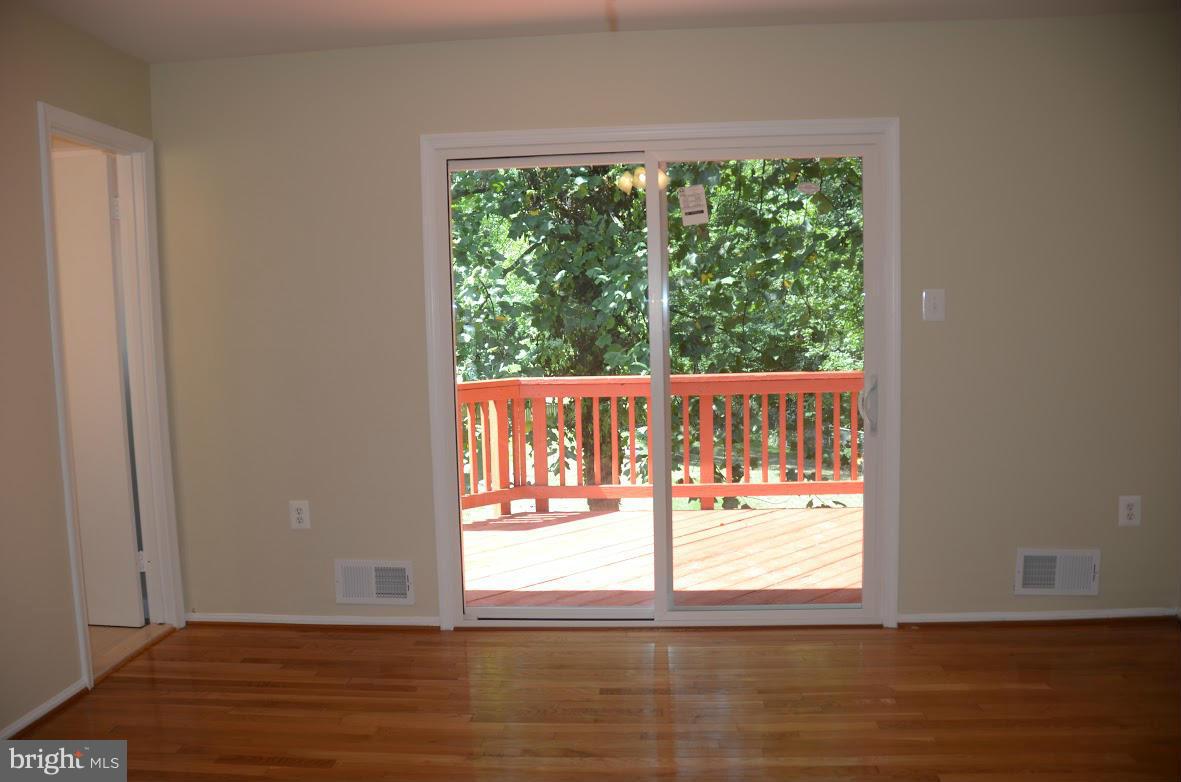 BURKE STATION SQUARE - Residential