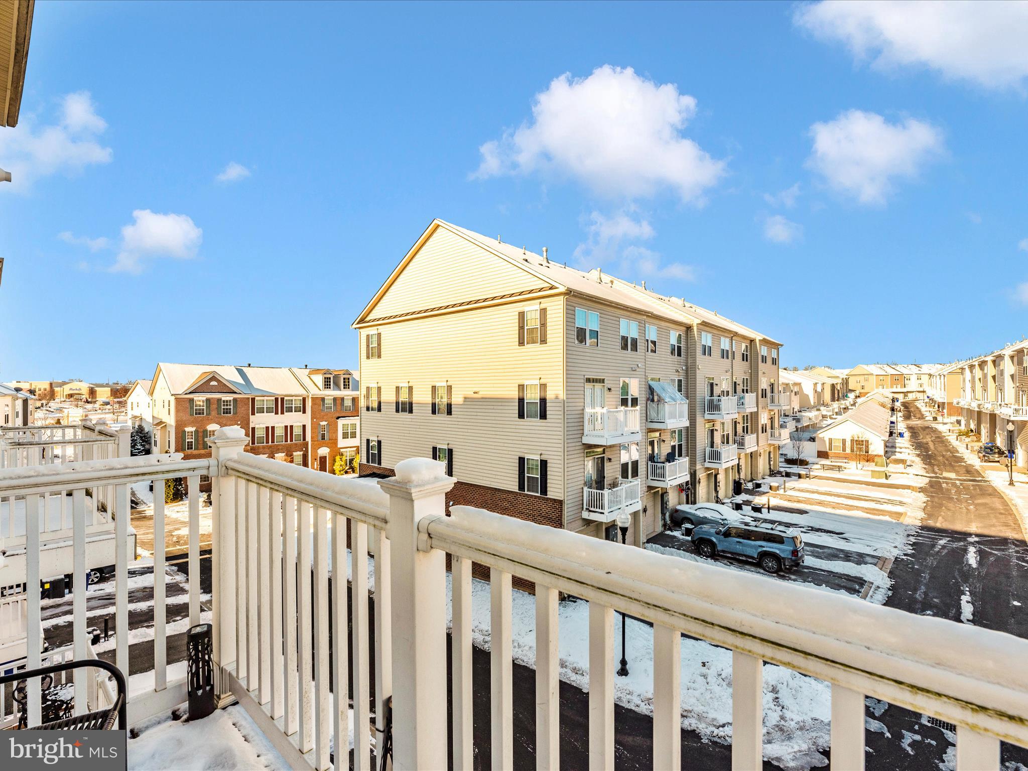 MARKET SQUARE - Residential Lease