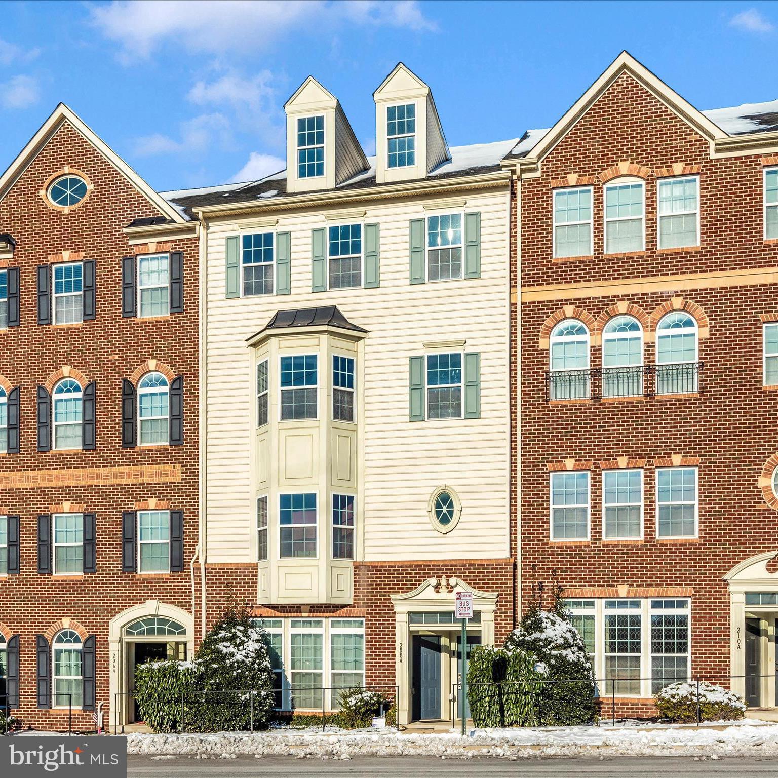 MARKET SQUARE - Residential Lease