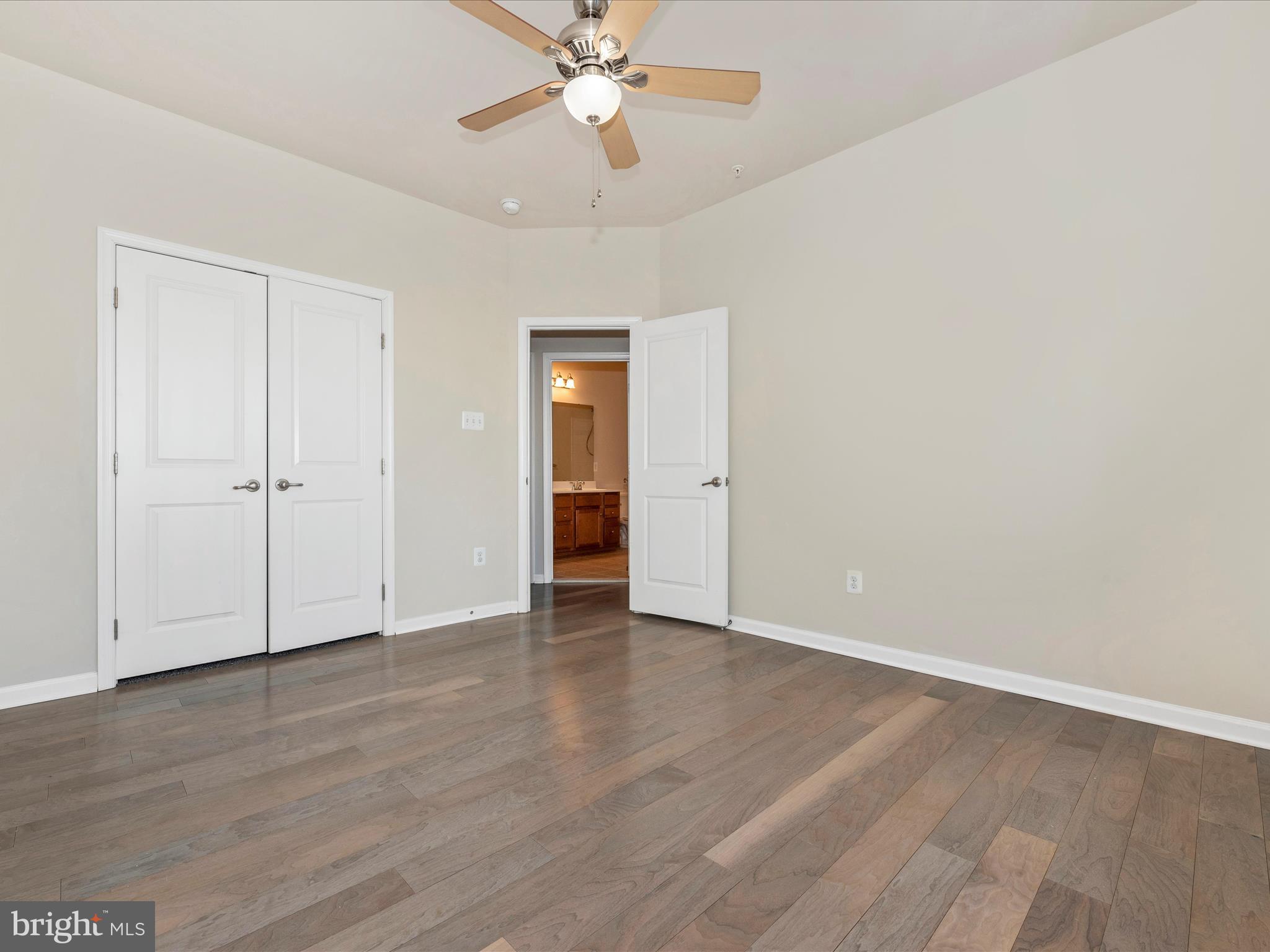 MARKET SQUARE - Residential Lease