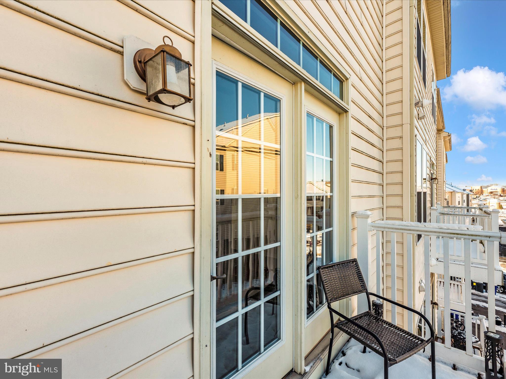 MARKET SQUARE - Residential Lease