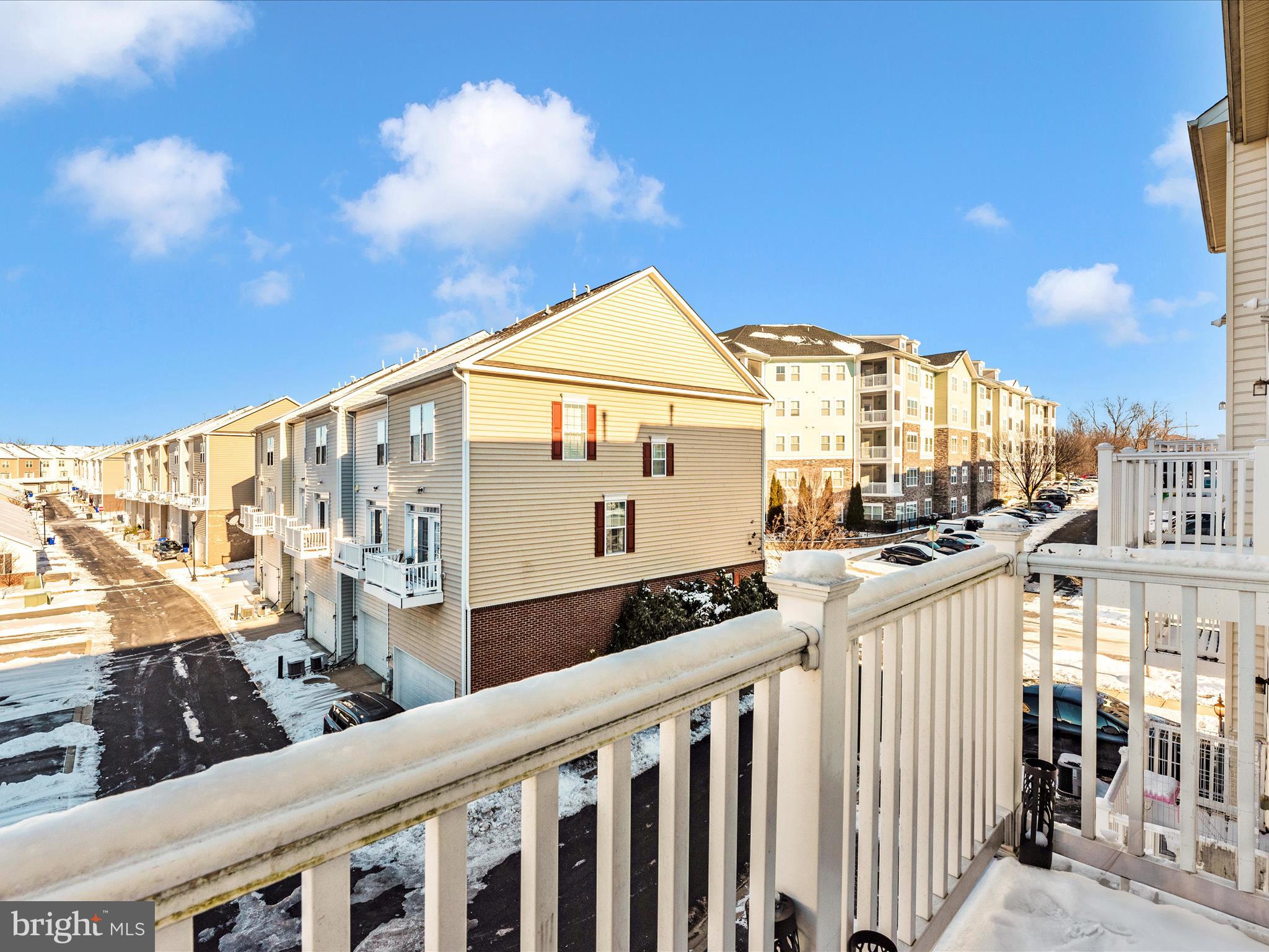 MARKET SQUARE - Residential Lease