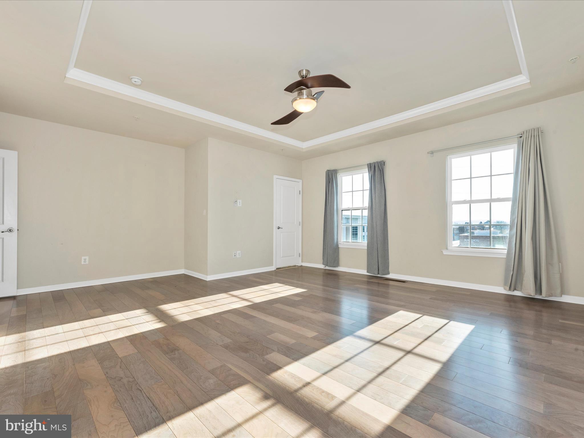 MARKET SQUARE - Residential Lease