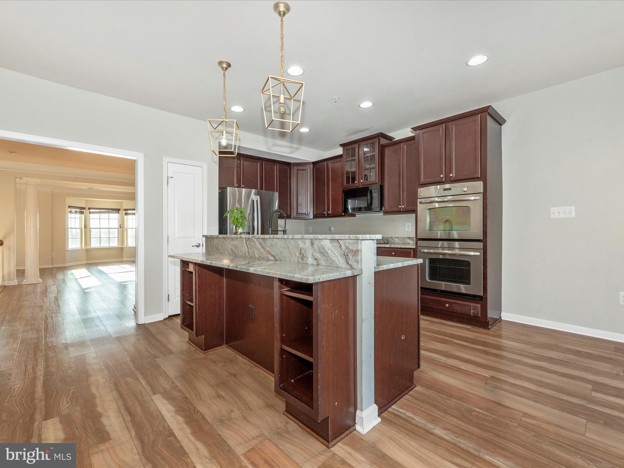 MARKET SQUARE - Residential Lease