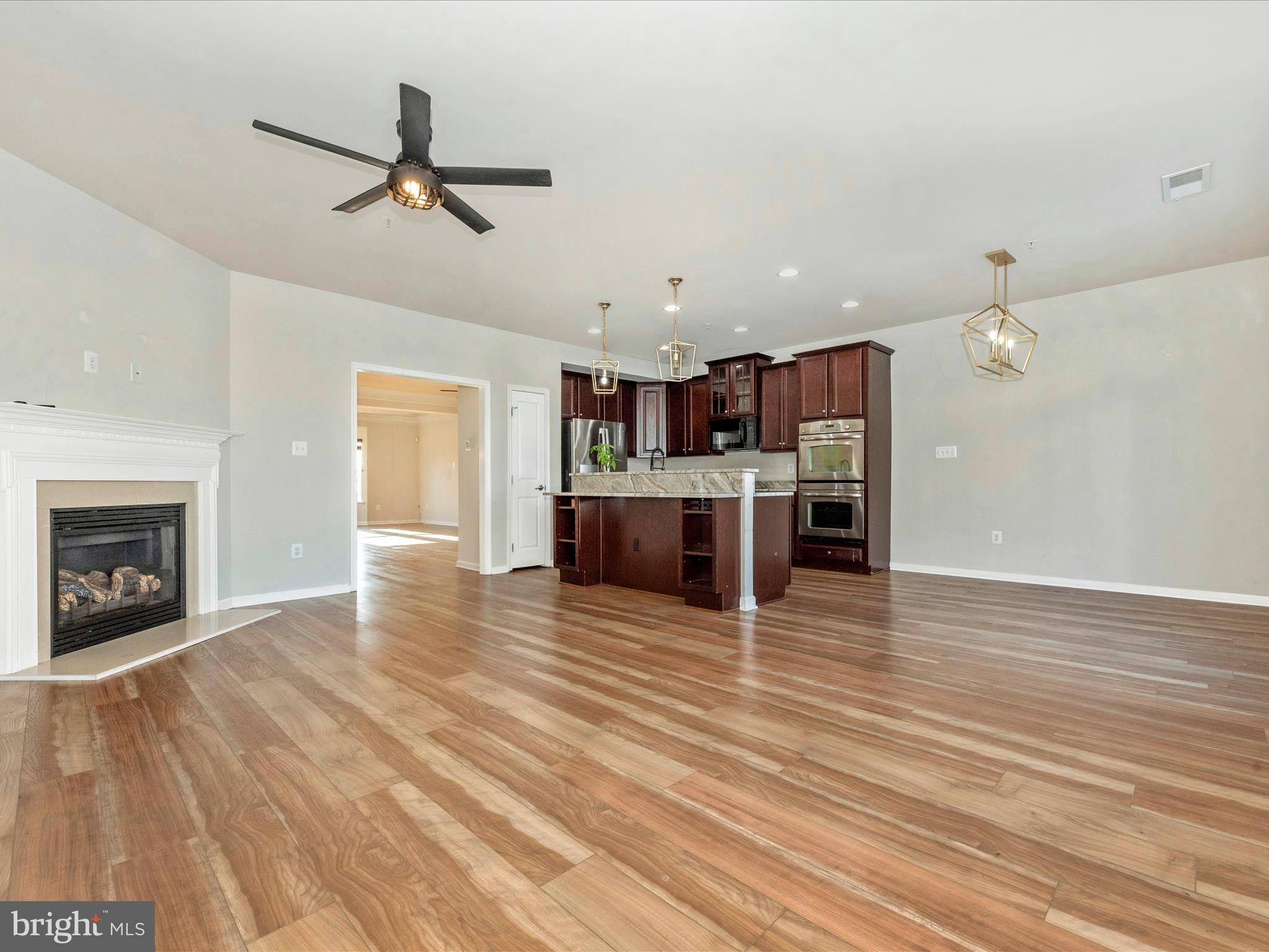 MARKET SQUARE - Residential Lease