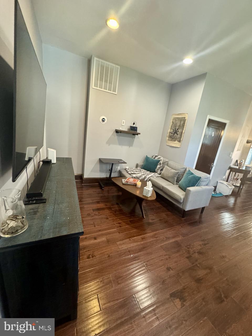 HIGHLANDTOWN - Residential