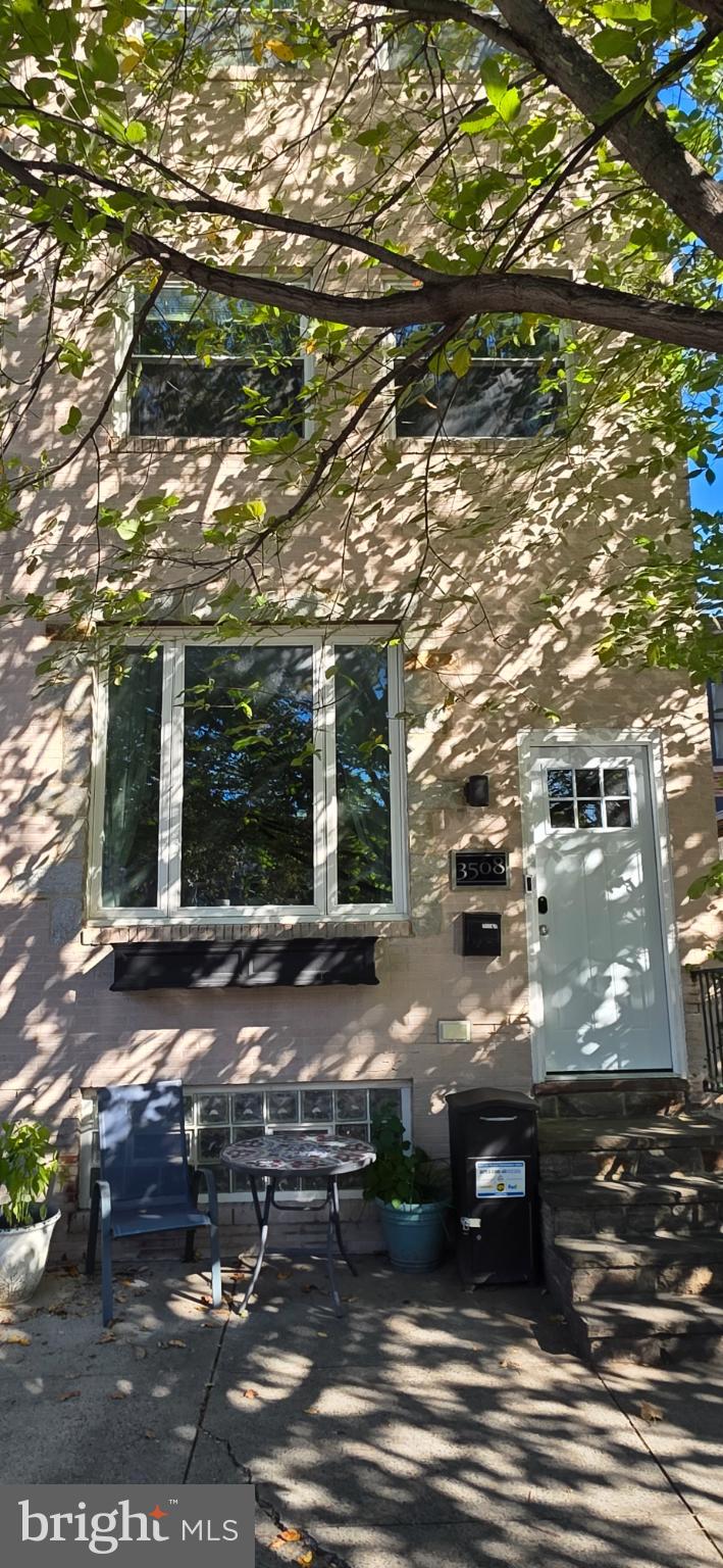 Large end-of-group townhome ready for a new owner. Over 2,200 sq feet of living space above ground, plus a full-size basement that can be used as storage. Hardwood floors throughout. Eat-in kitchen with quartz countertops and stainless steel appliances. Large windows provide plenty of natural light. A rooftop deck and rear patio, perfect for entertaining. Close proximity to local establishments, shops, and much more. The seller is offering a 3% concession that can be used towards closing costs and /or inspection related improvements. This is a must-see!! Video tour available: https://youtu.be/fATEyTsdhX4?feature=shared