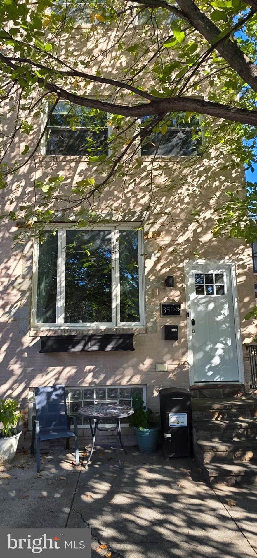 Large end-of-group townhome ready for a new owner.  Over 2,200 sq feet of living space above ground, plus a full-size basement that can be used as storage. Hardwood floors throughout. Eat-in kitchen with quartz countertops and stainless steel appliances. Large windows provide plenty of natural light. A rooftop deck and rear patio, perfect for entertaining. Close proximity to local establishments, shops, and much more. The seller is offering a 3% concession that can be used towards closing costs and /or inspection related improvements. This is a must-see!! Video tour available: https://youtu.be/fATEyTsdhX4?feature=shared