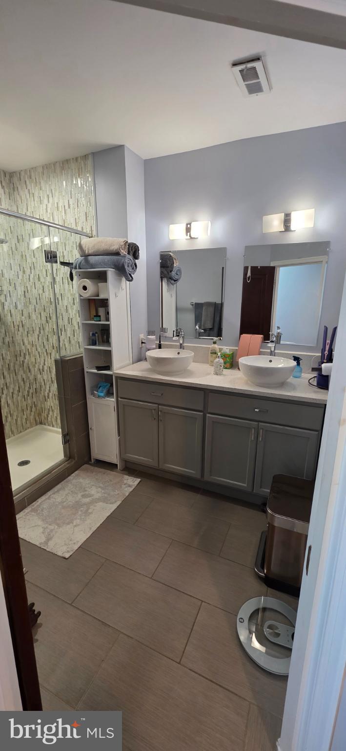 HIGHLANDTOWN - Residential