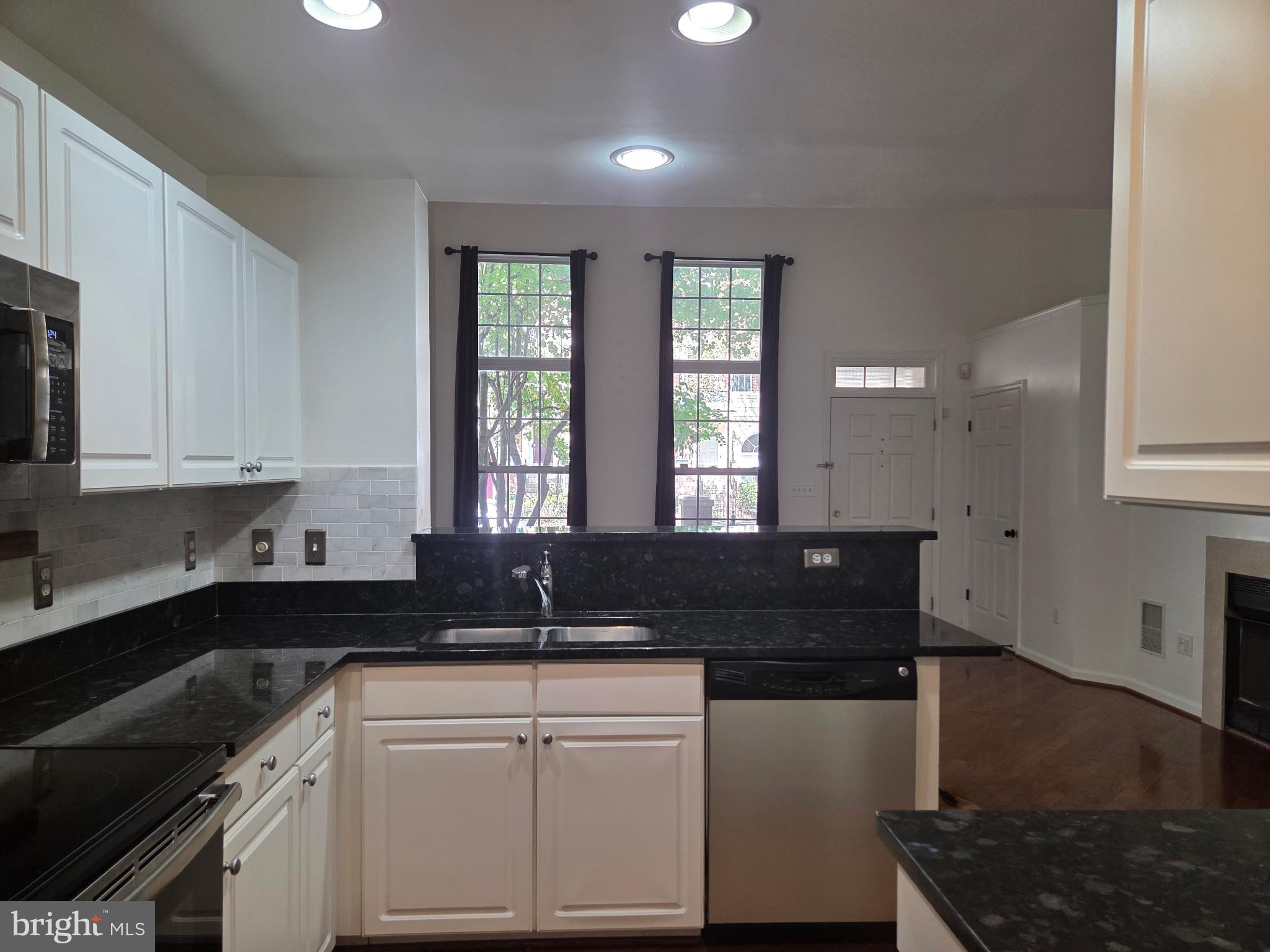 1930 CRESCENT PARK DRIVE 29A