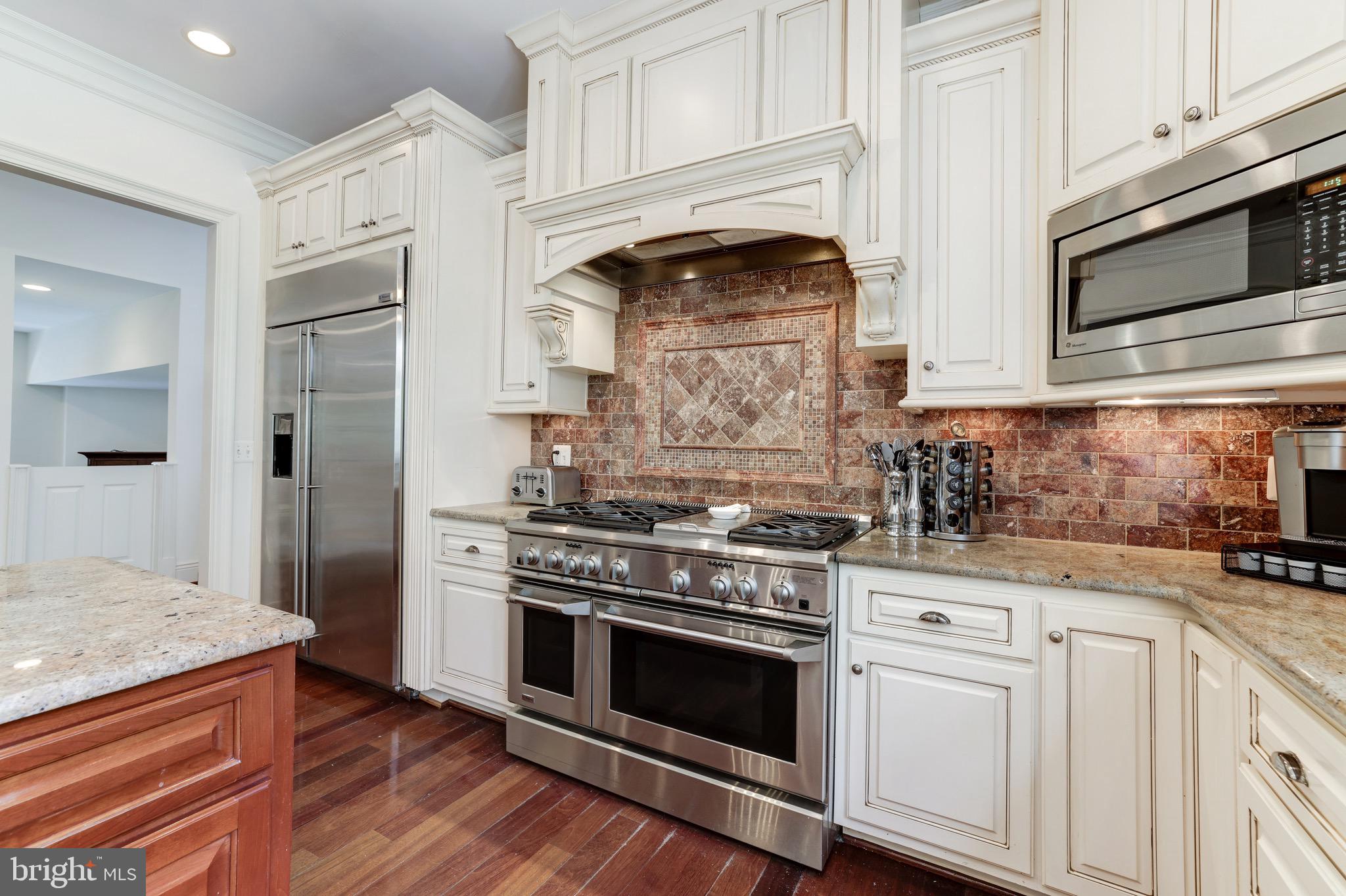 LANGLEY FOREST - Residential