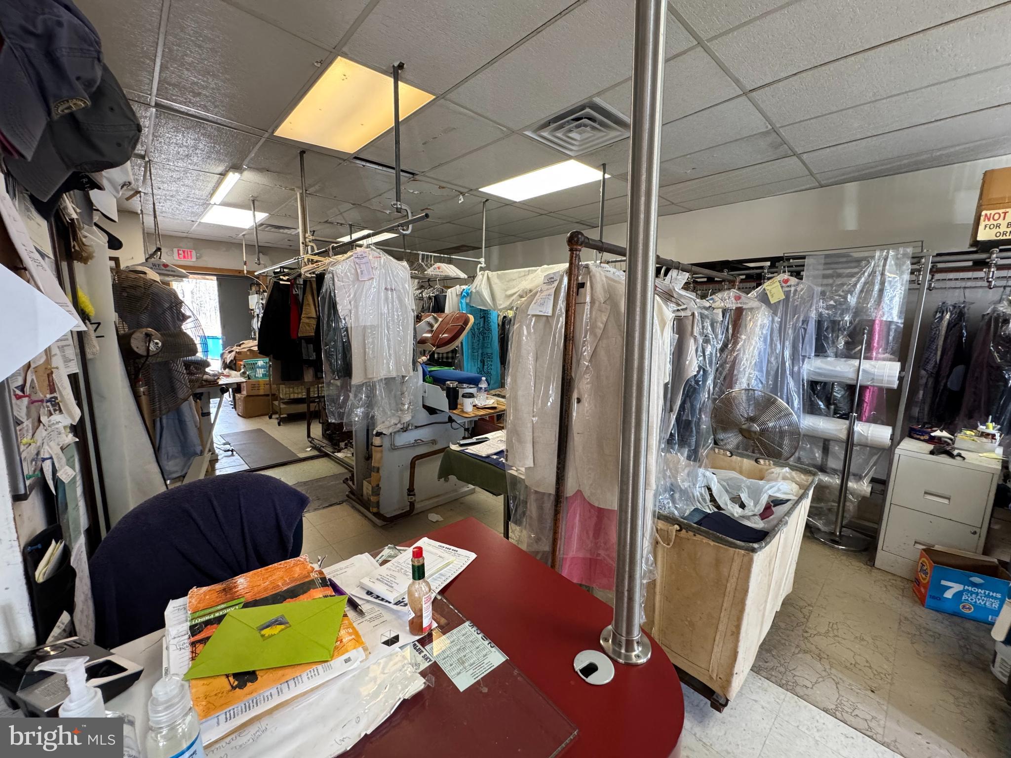 519 LAKEHURST ROAD E