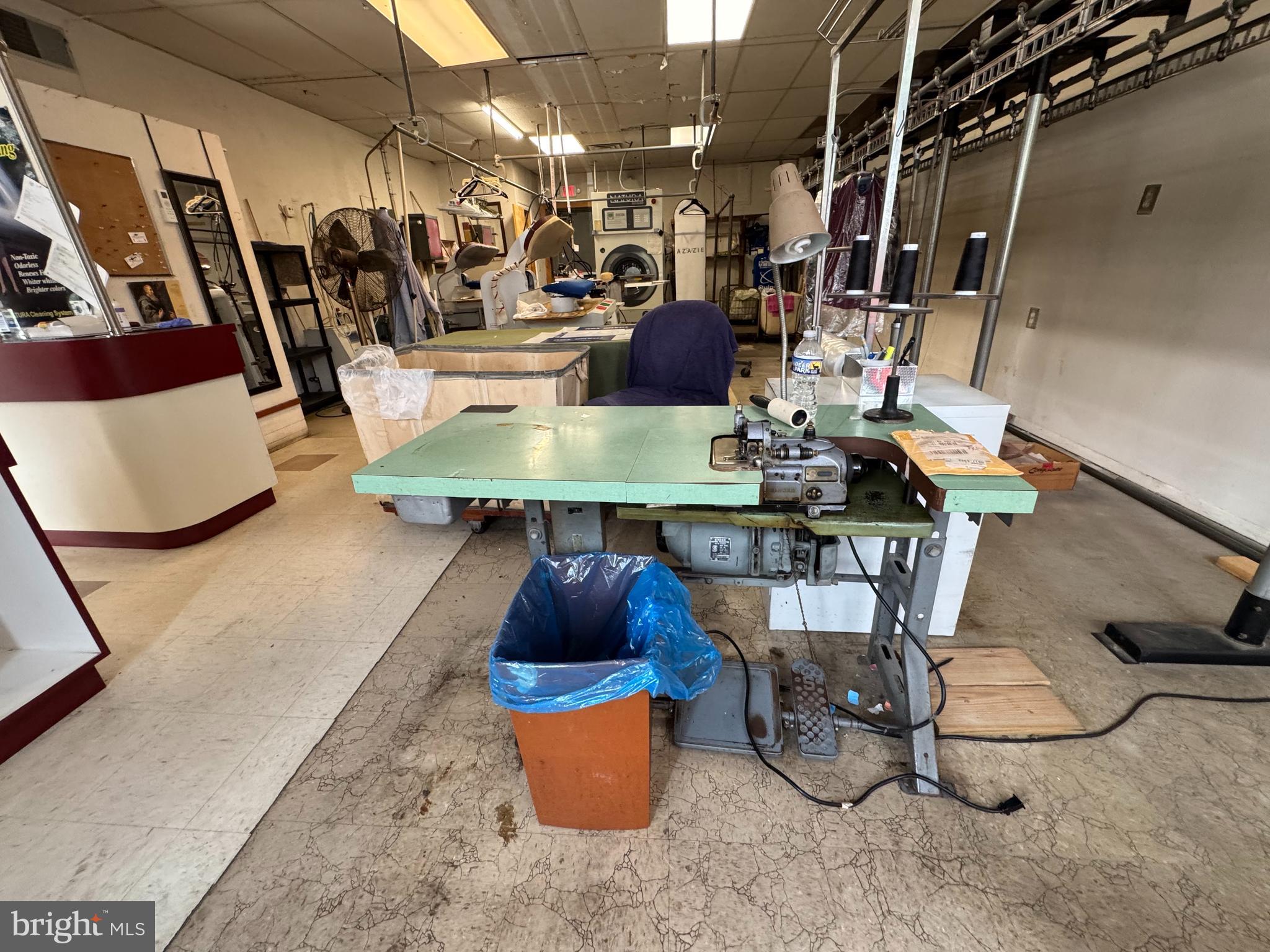 519 LAKEHURST ROAD E